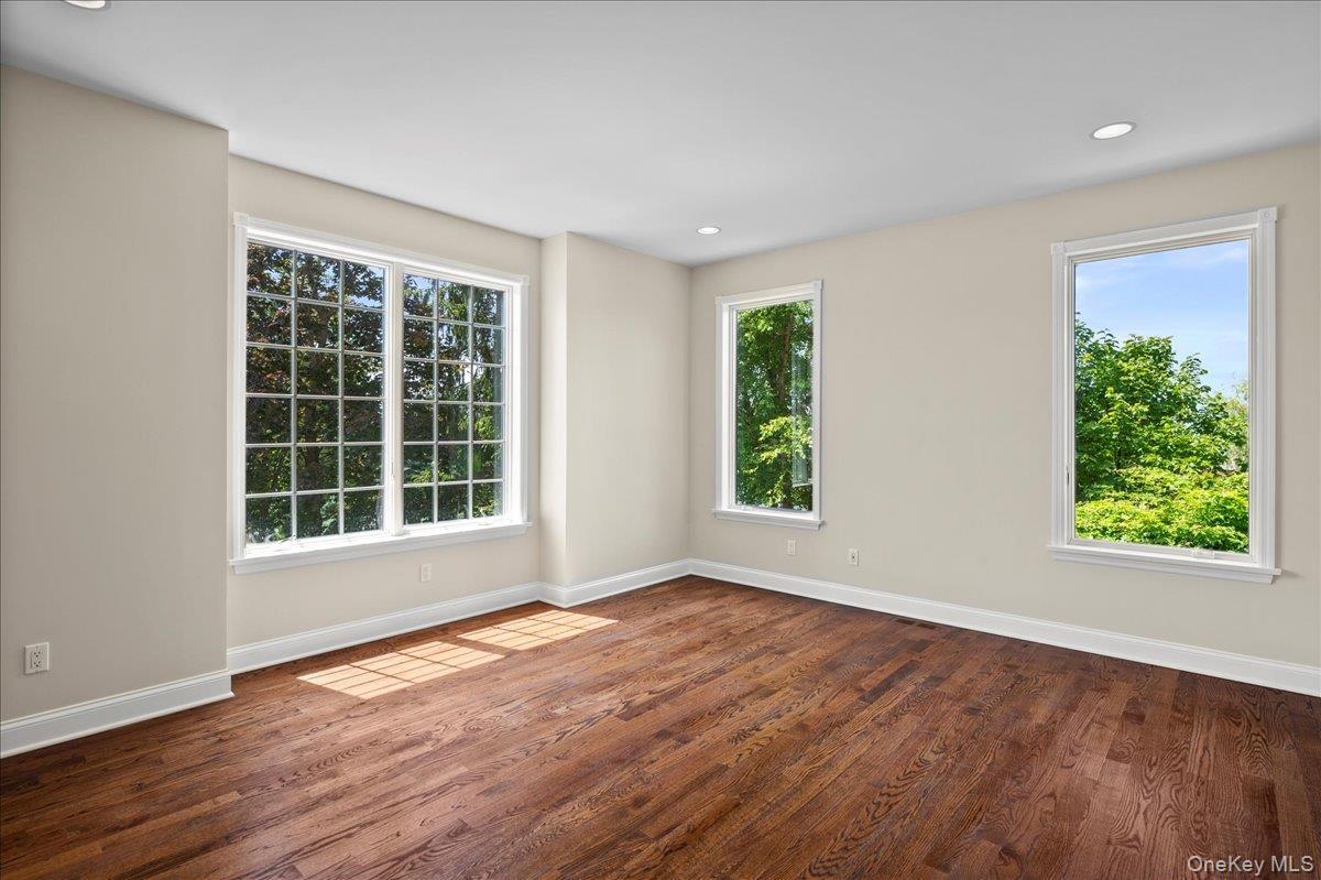 Single Family Gualtiere Westchester County, NY 10562, MLS-879380-23