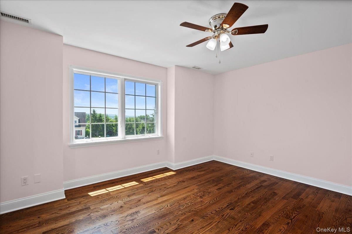 Single Family Gualtiere Westchester County, NY 10562, MLS-879380-35