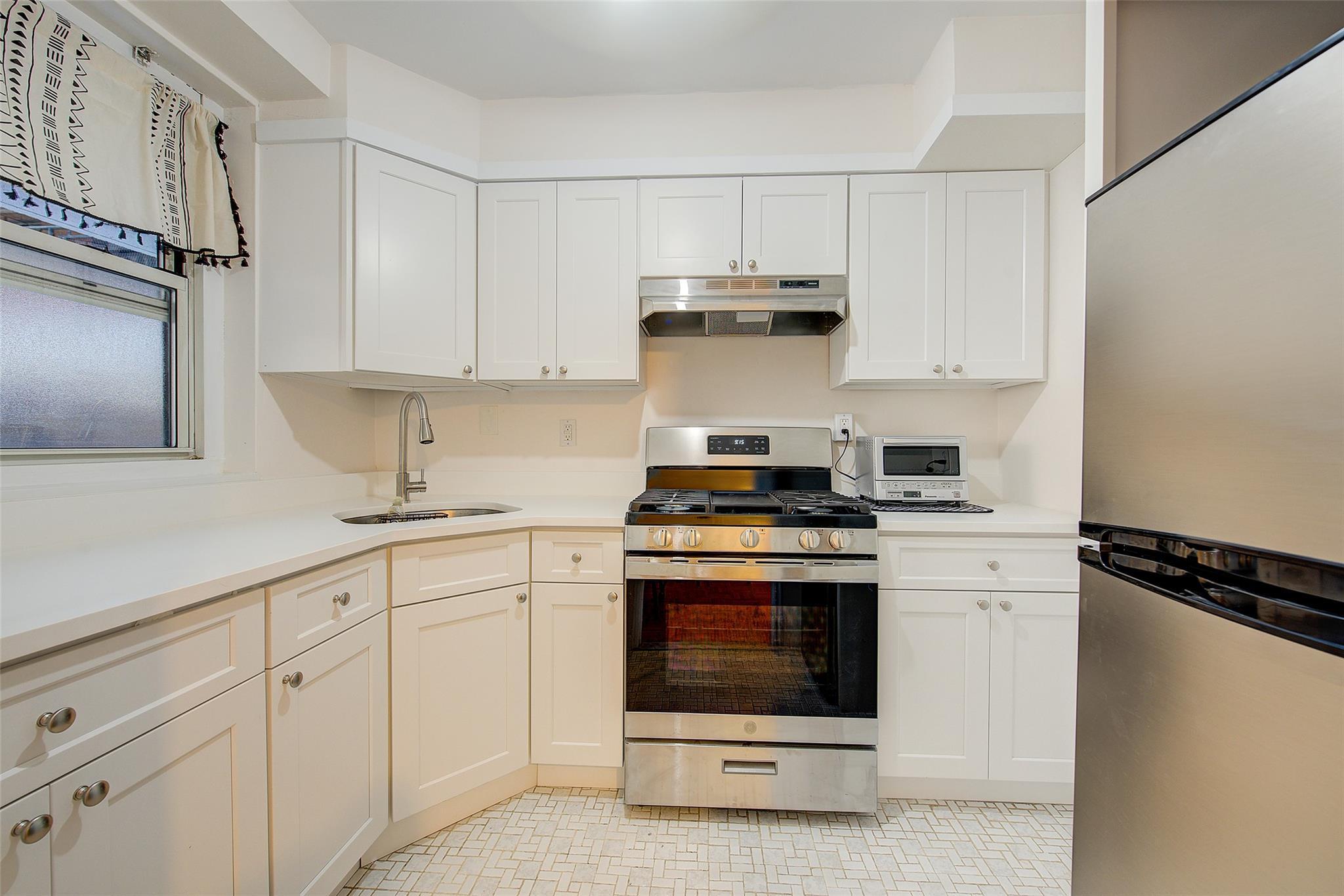 Coop 85  Queens, NY 11372, MLS-879385-10
