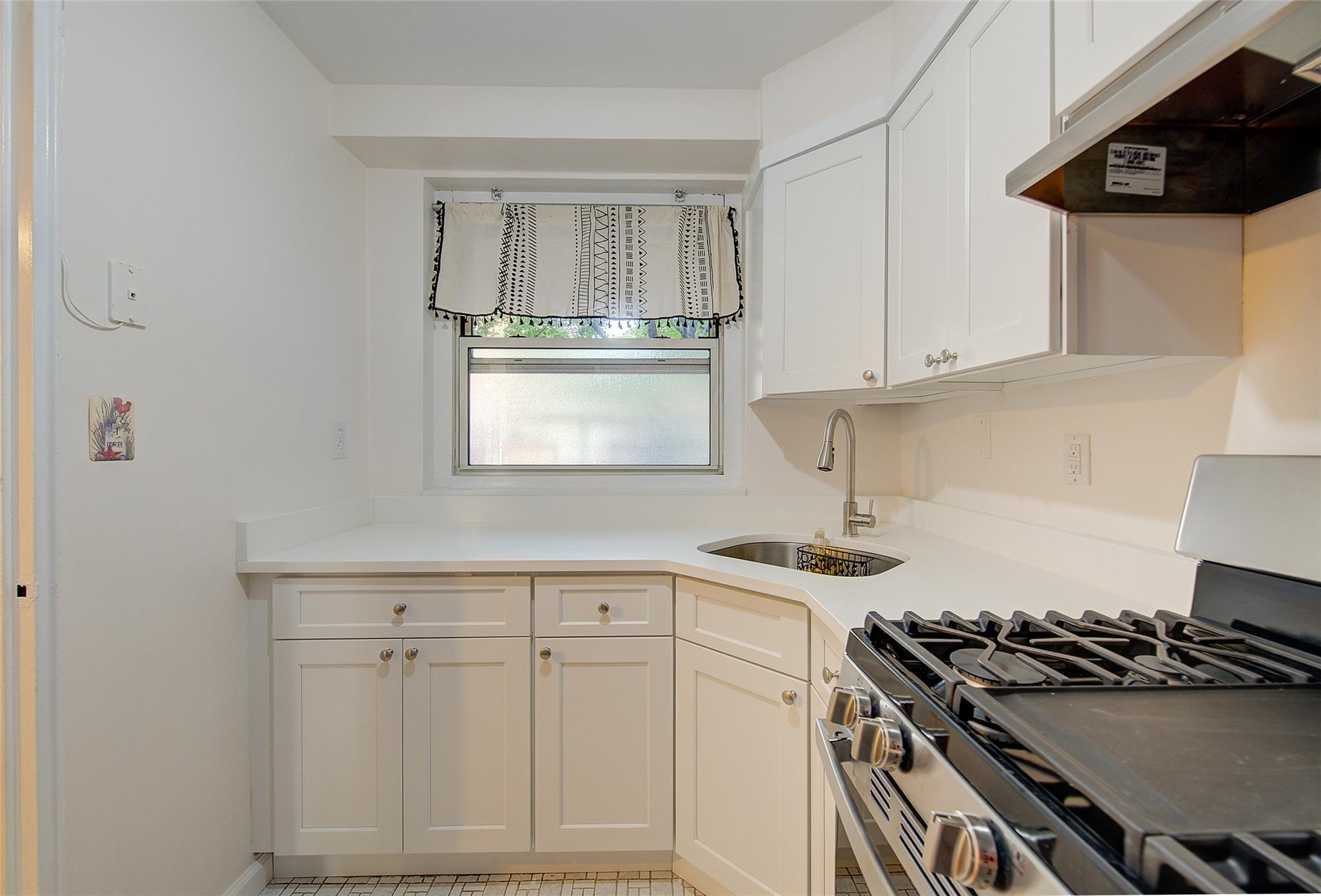 Coop 85  Queens, NY 11372, MLS-879385-11