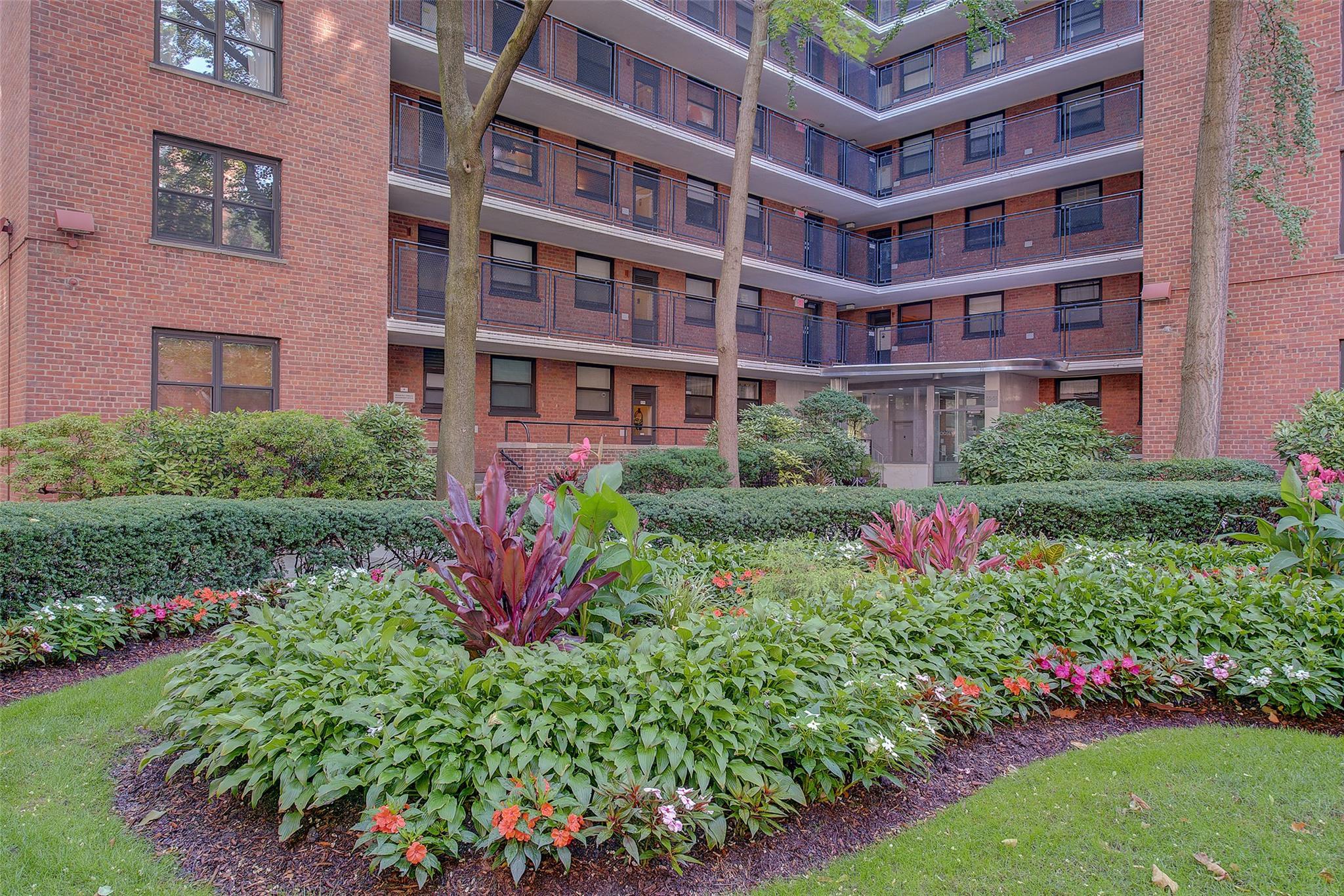 Coop 85  Queens, NY 11372, MLS-879385-16