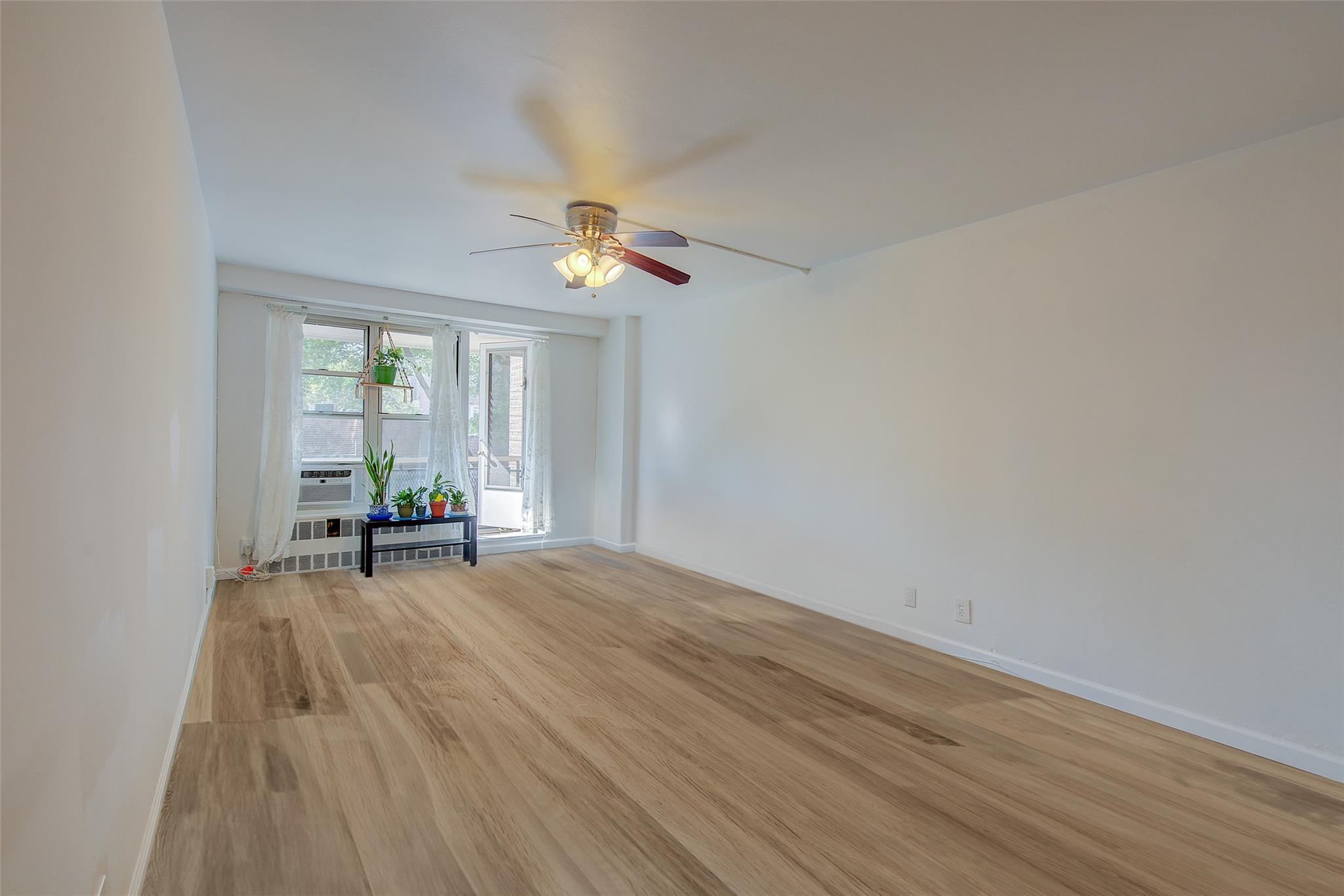 Coop 85  Queens, NY 11372, MLS-879385-4