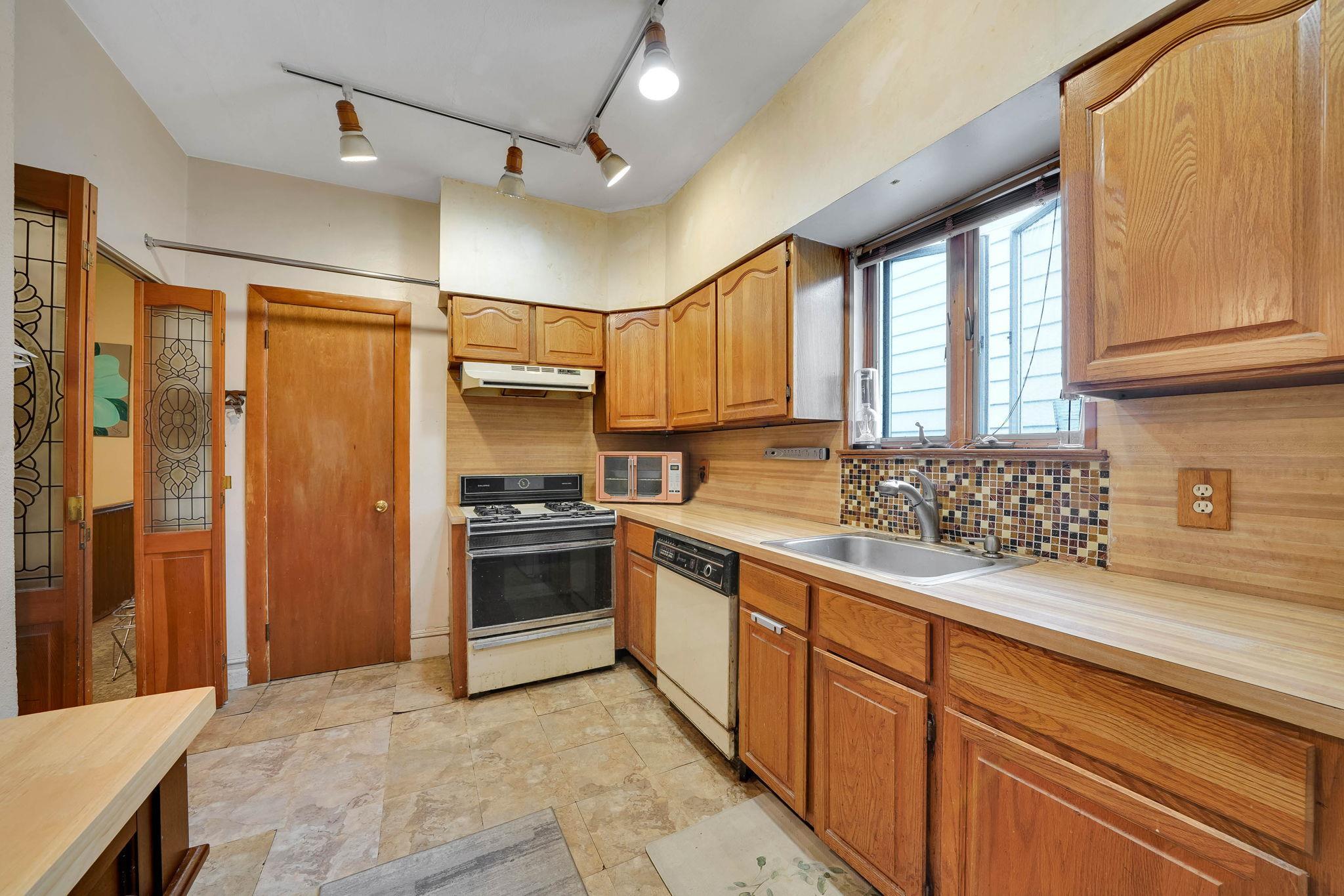 Single Family 130  Queens, NY 11415, MLS-879396-18
