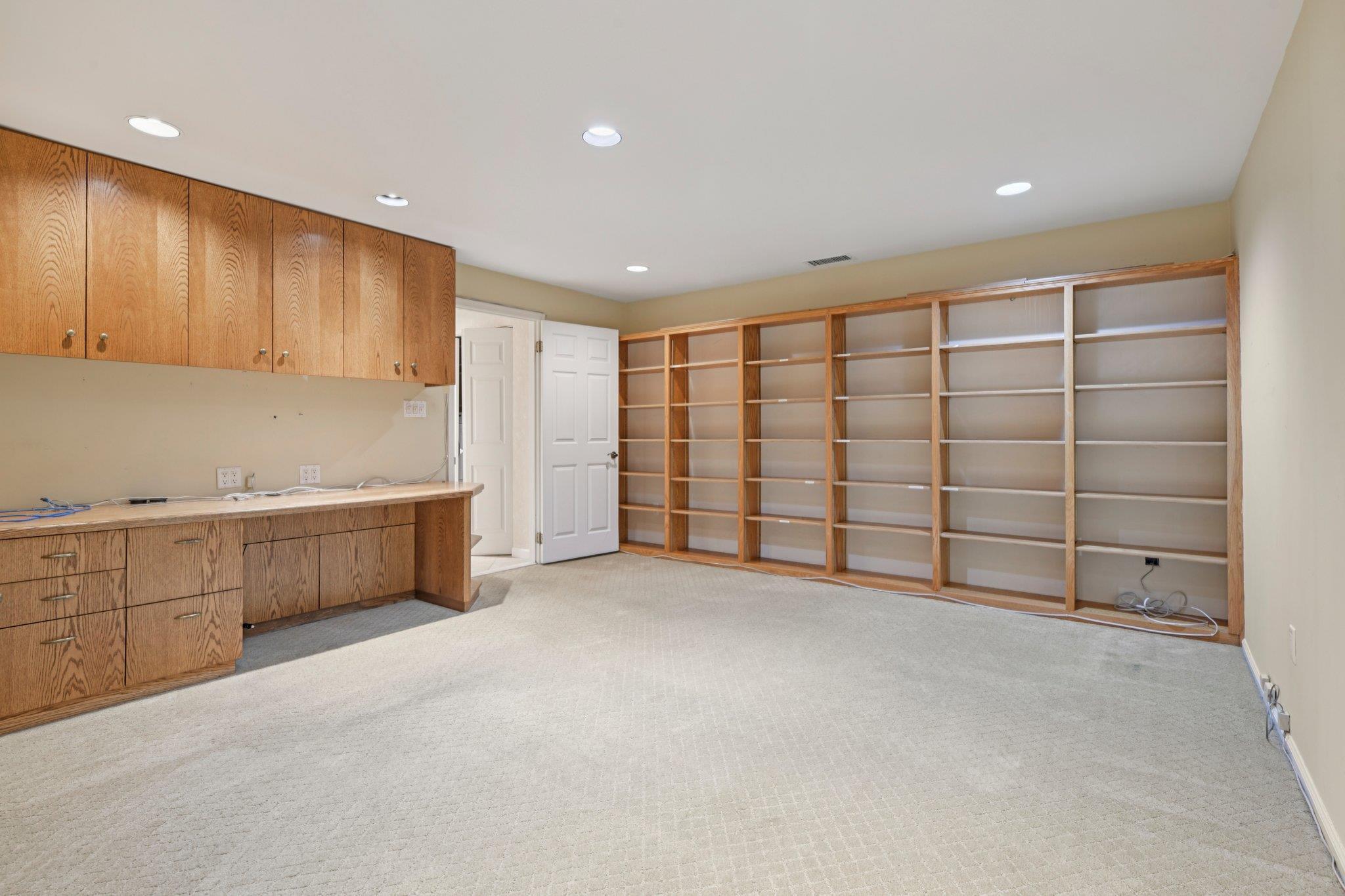 Condo Marjorie  Nassau County, NY 11030, MLS-879495-27
