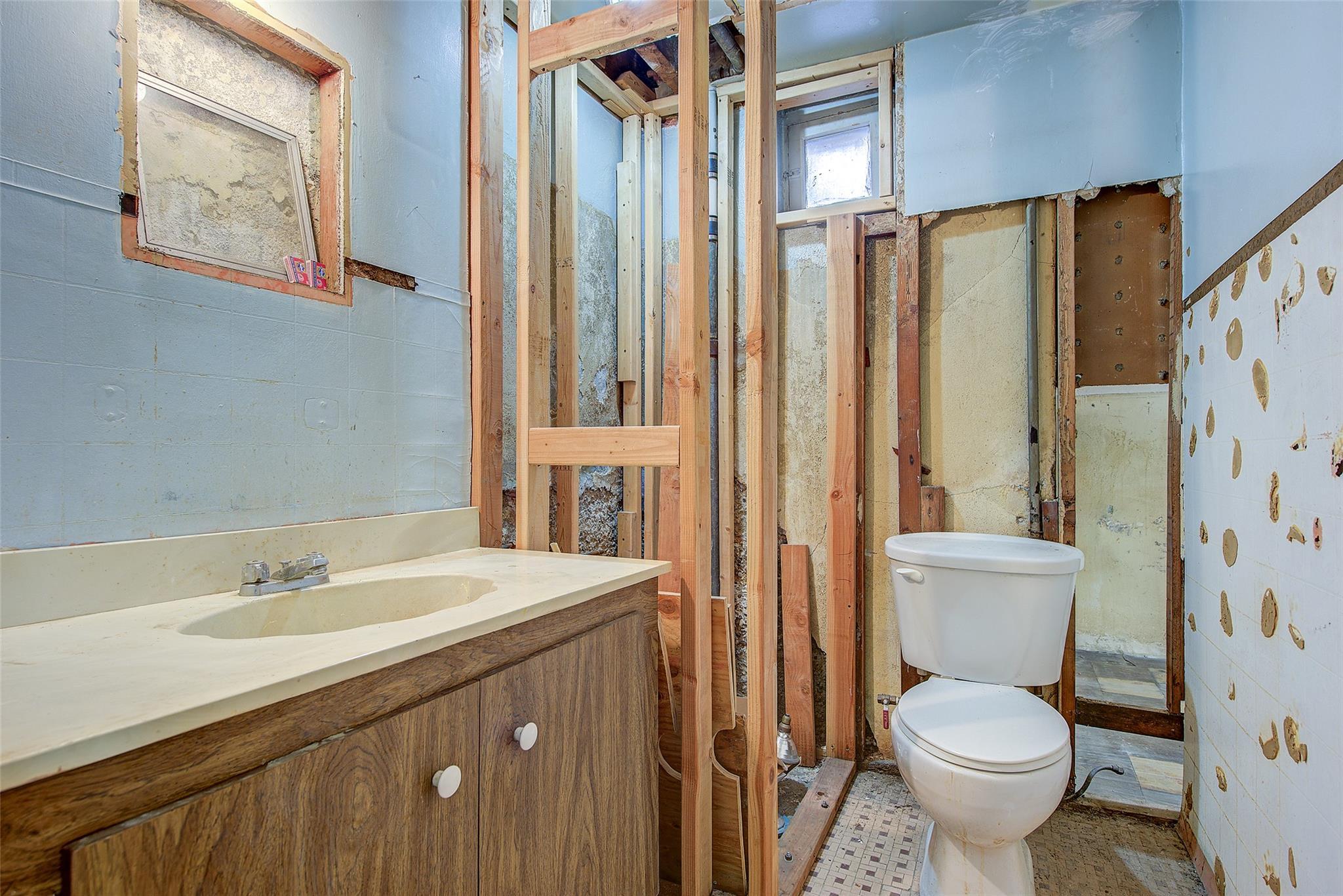Single Family Caldwell  Queens, NY 11379, MLS-879522-14