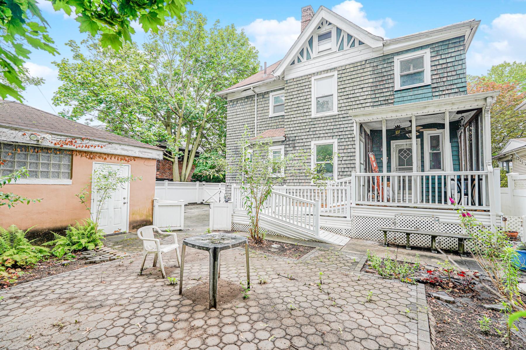 Single Family 18th  Brooklyn, NY 11226, MLS-879528-25