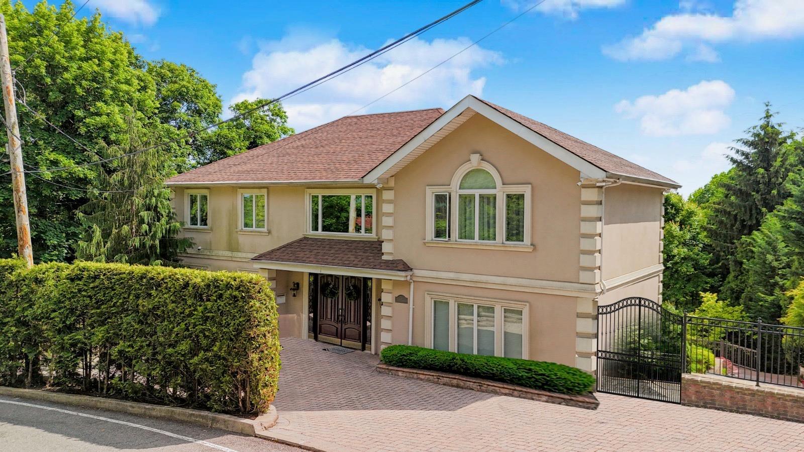 Single Family Douglas  Staten Island, NY 10304, MLS-879537-2