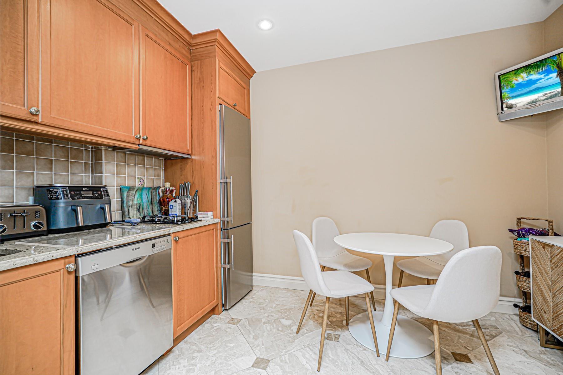 Single Family Douglas  Staten Island, NY 10304, MLS-879537-23