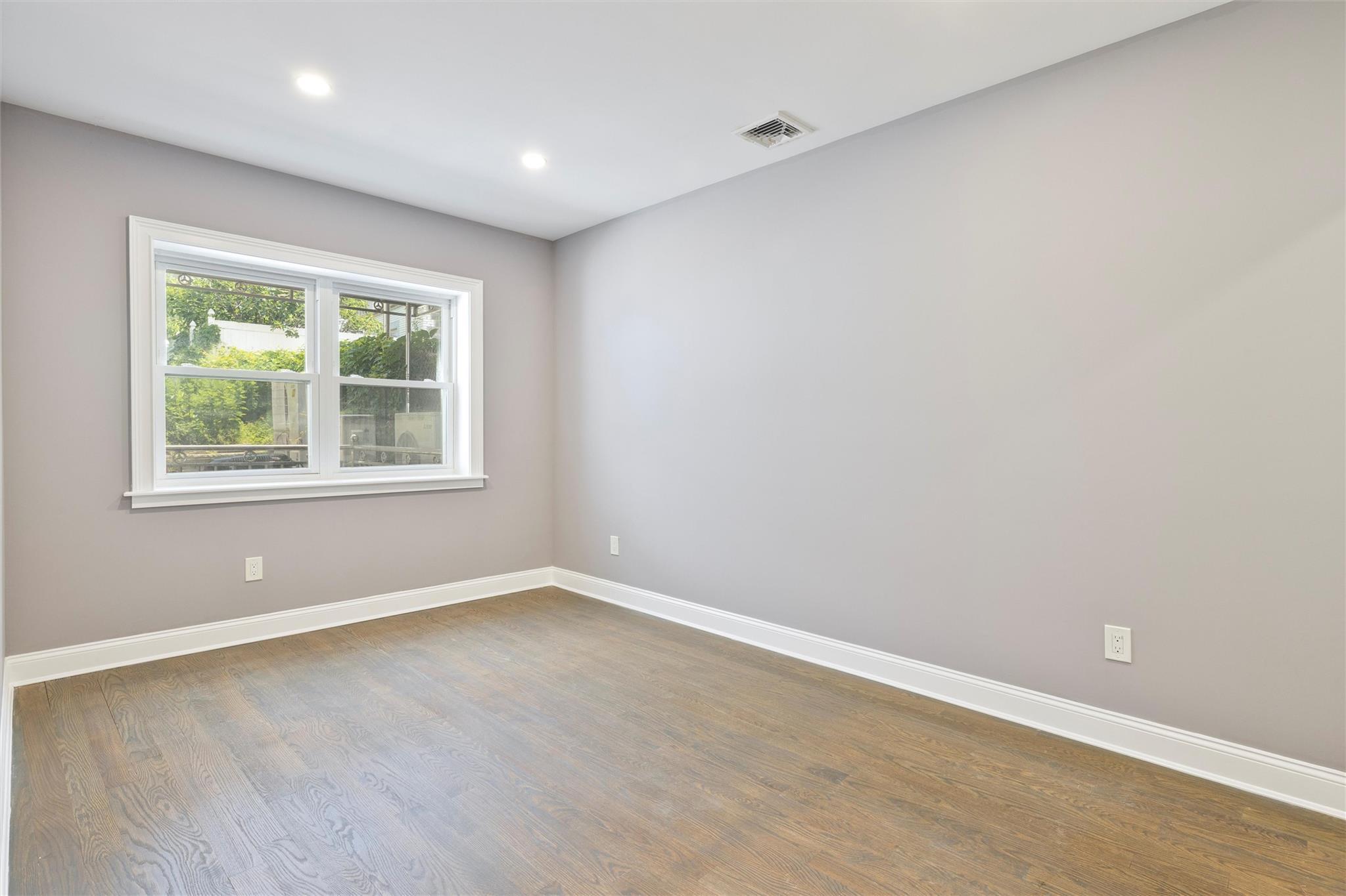 Single Family Jay Ave  Queens, NY 11378, MLS-879556-17