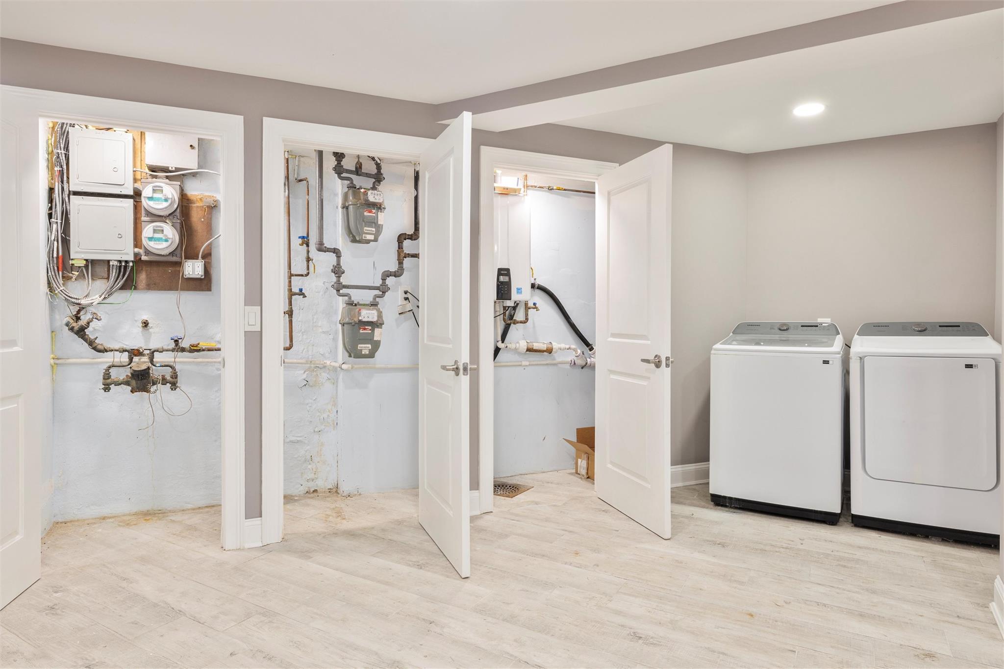 Single Family Jay Ave  Queens, NY 11378, MLS-879556-20