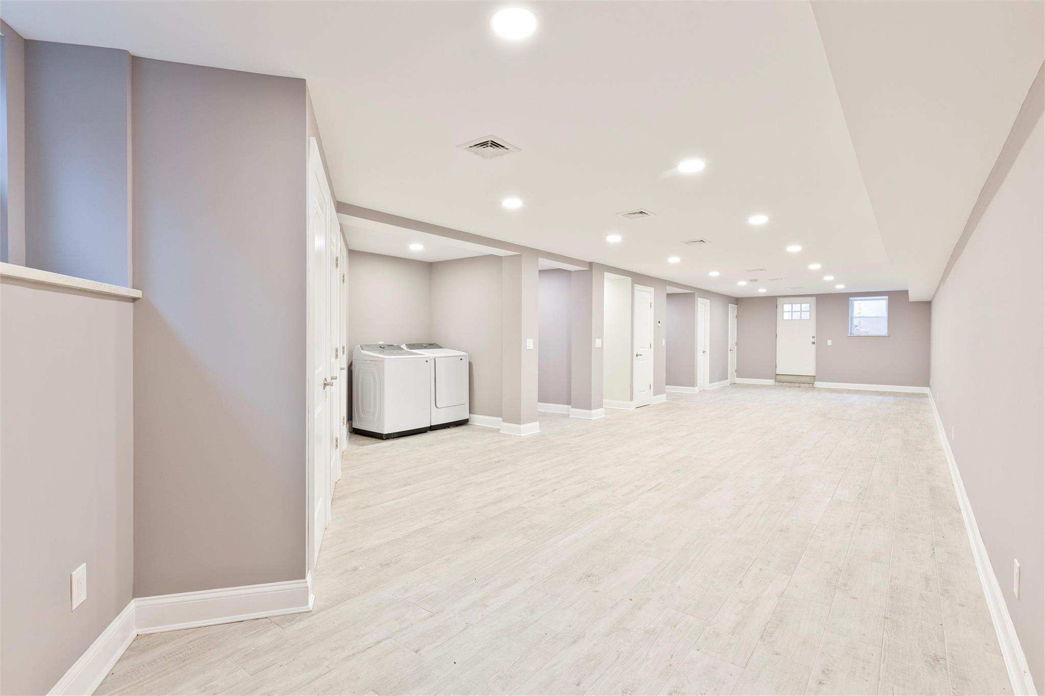 Single Family Jay Ave  Queens, NY 11378, MLS-879556-23