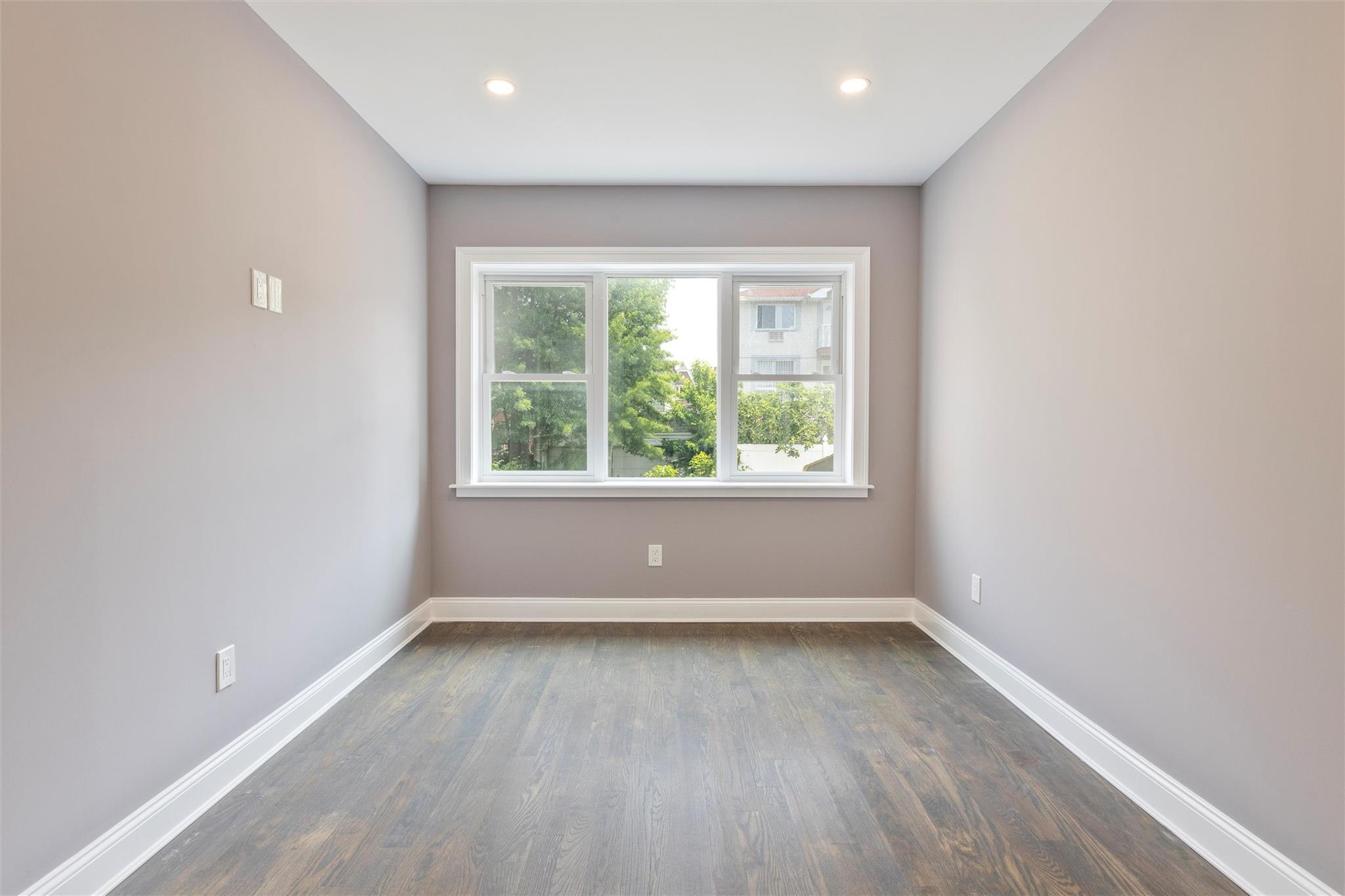 Single Family Jay Ave  Queens, NY 11378, MLS-879556-4