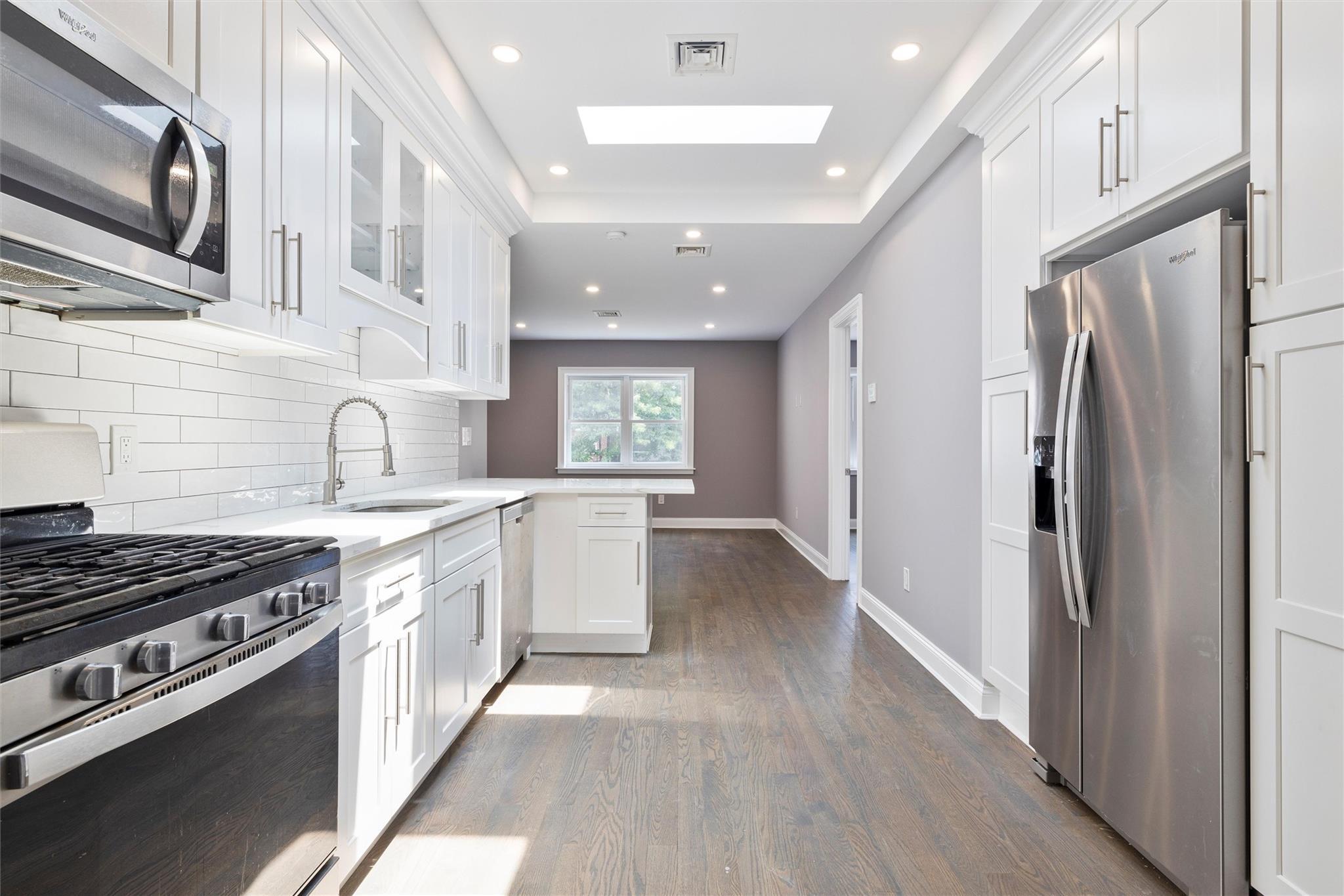 Single Family Jay Ave  Queens, NY 11378, MLS-879556-5