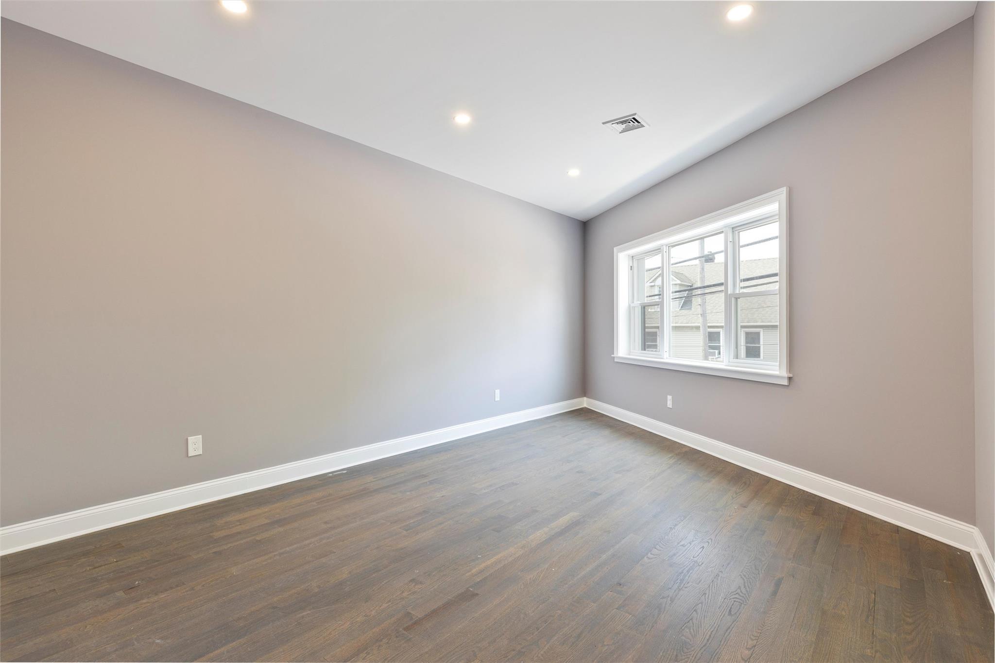 Single Family Jay Ave  Queens, NY 11378, MLS-879556-7