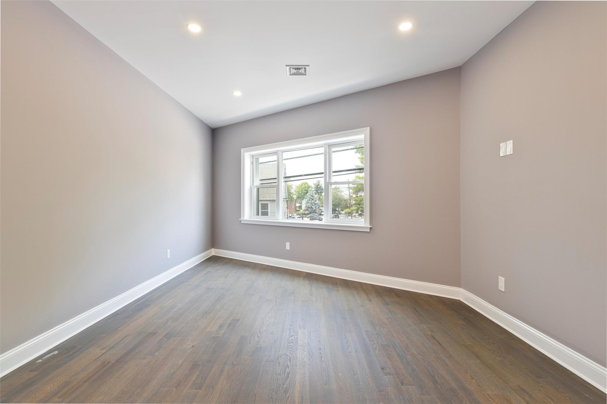 Single Family Jay Ave  Queens, NY 11378, MLS-879556-8