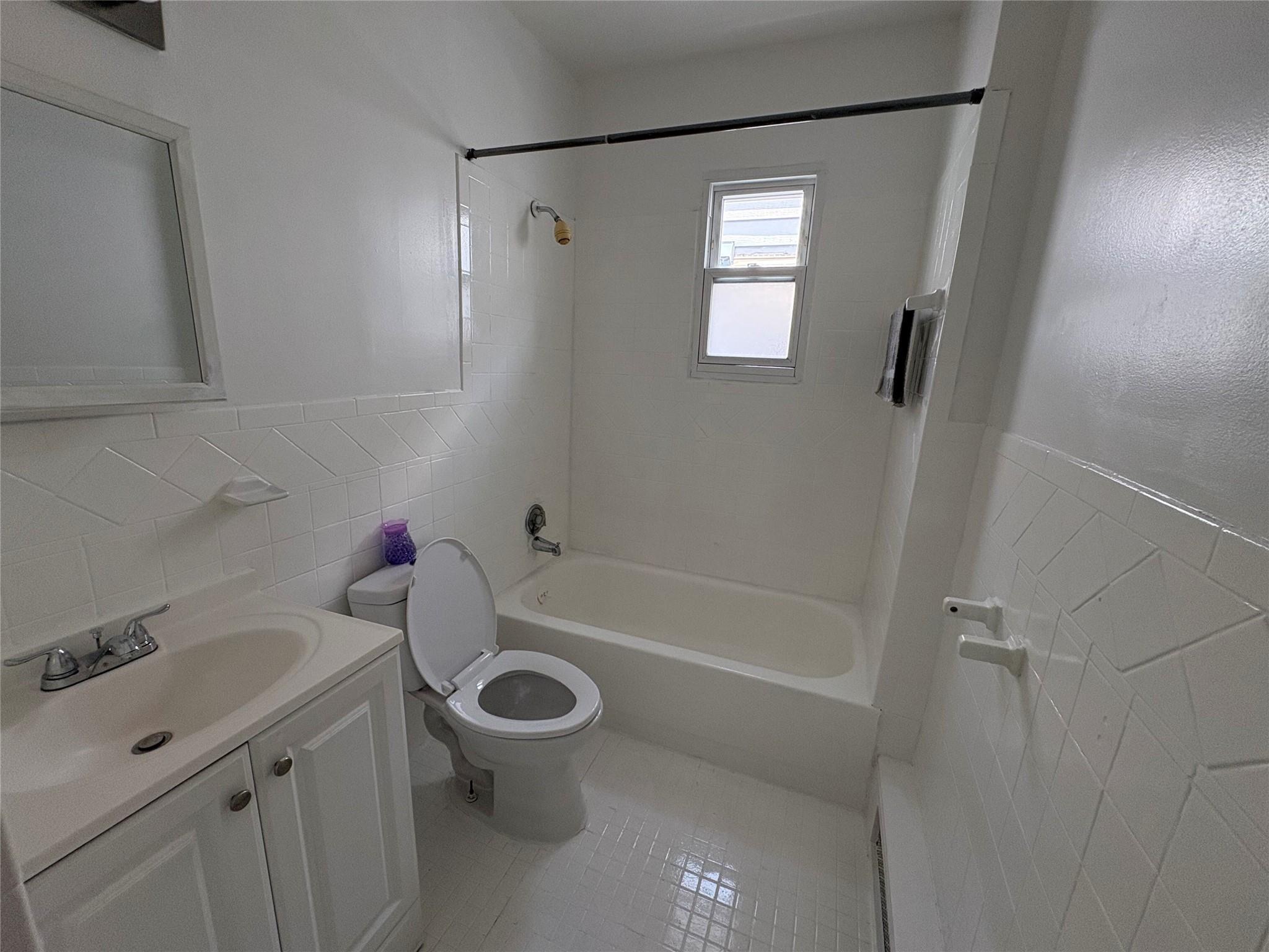 Single Family 185th  Queens, NY 11423, MLS-879615-18