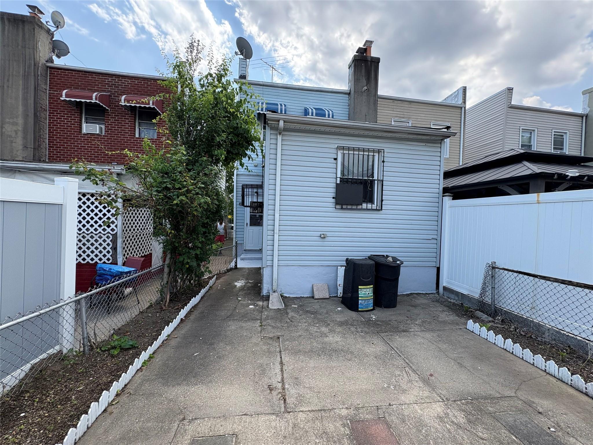 Single Family 185th  Queens, NY 11423, MLS-879615-22