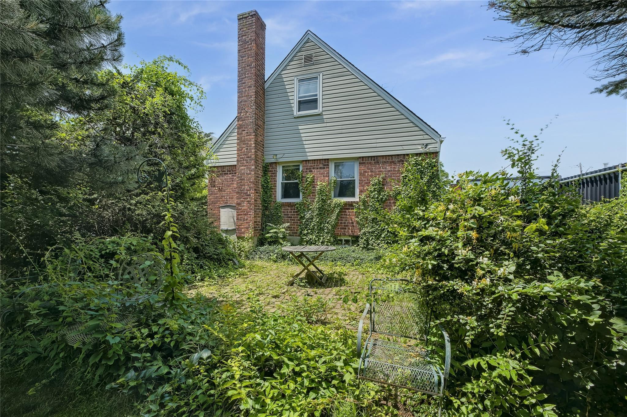 Single Family 213th  Queens, NY 11429, MLS-879629-23