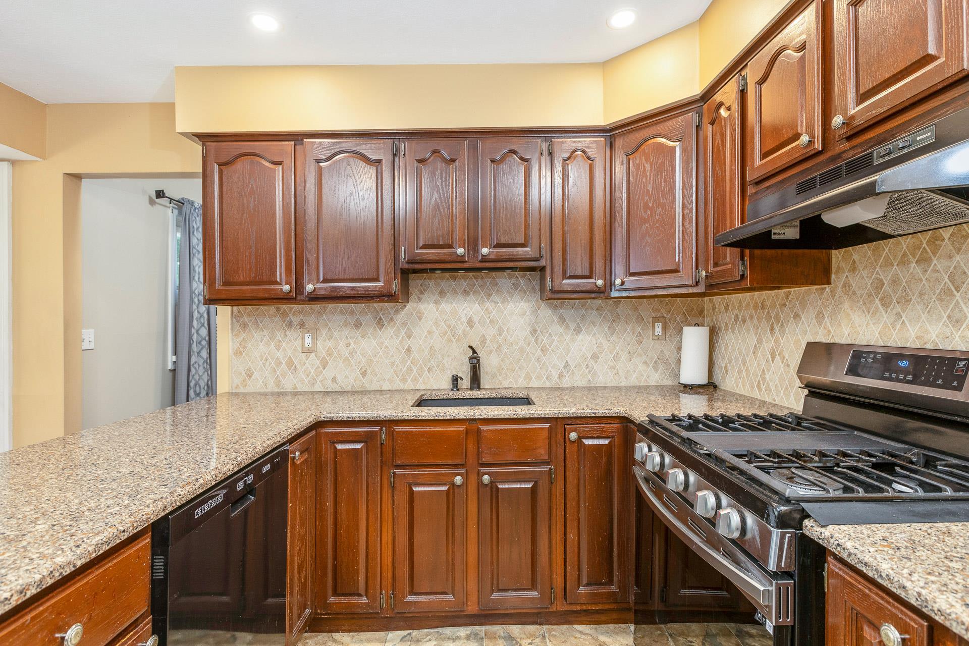 Single Family 4th  Suffolk County, NY 11955, MLS-879647-10