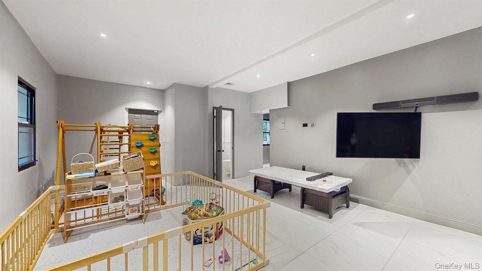 Single Family Arthur  Westchester County, NY 10701, MLS-879717-24