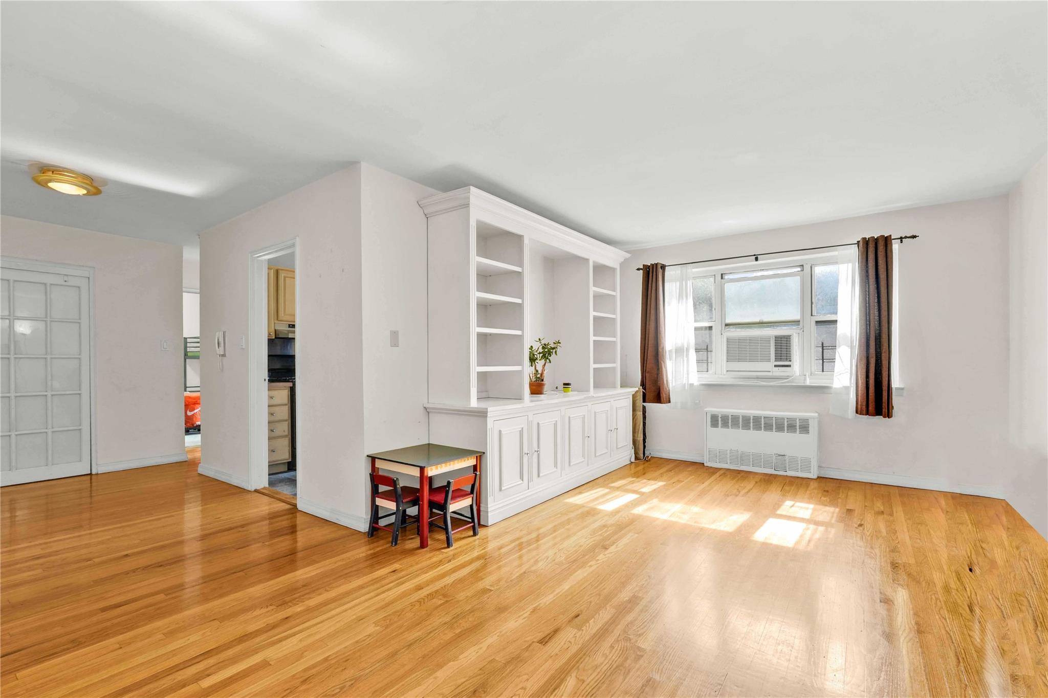 Coop in New York - 137  Queens, NY 11354