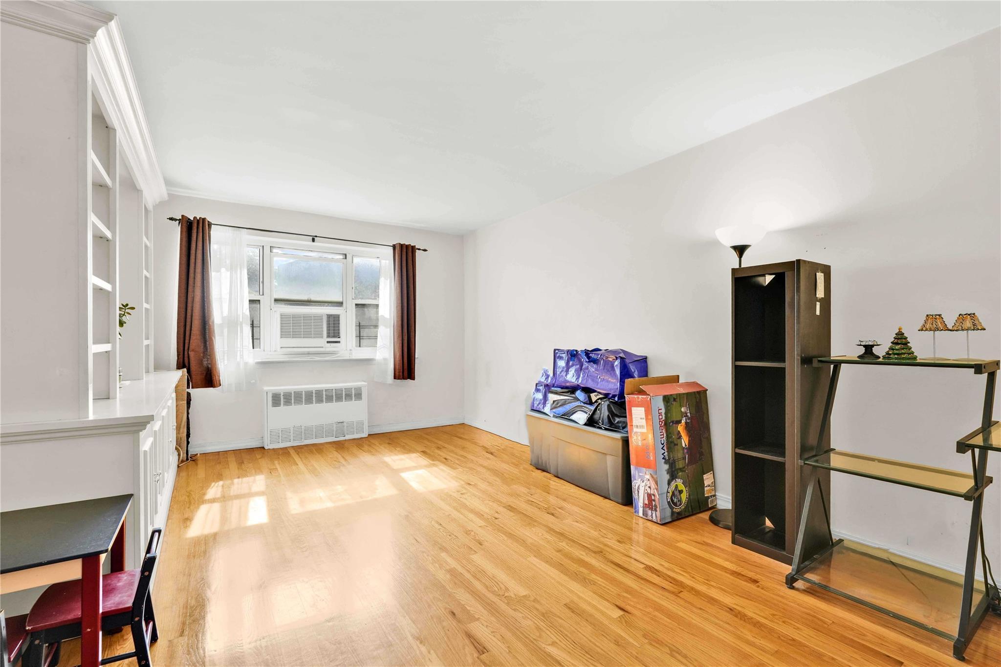 Coop 137  Queens, NY 11354, MLS-879723-2