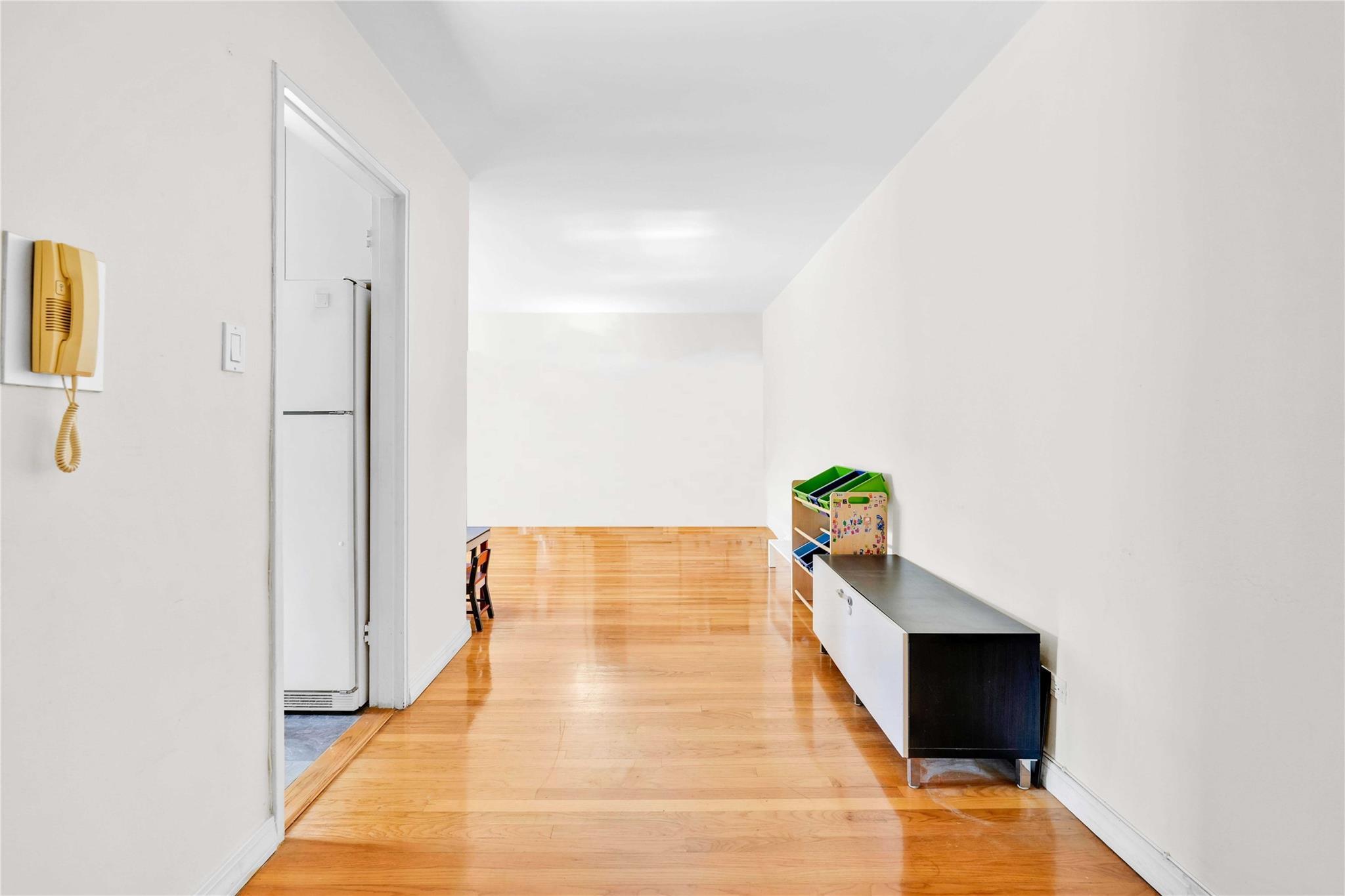Coop 137  Queens, NY 11354, MLS-879723-4