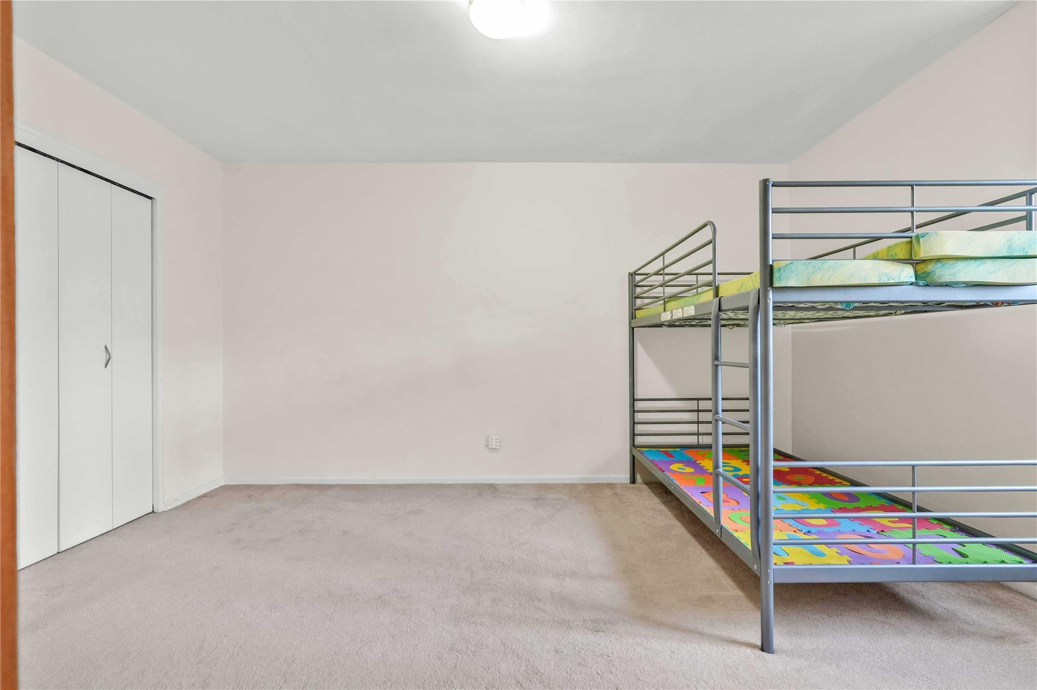 Coop 137  Queens, NY 11354, MLS-879723-8