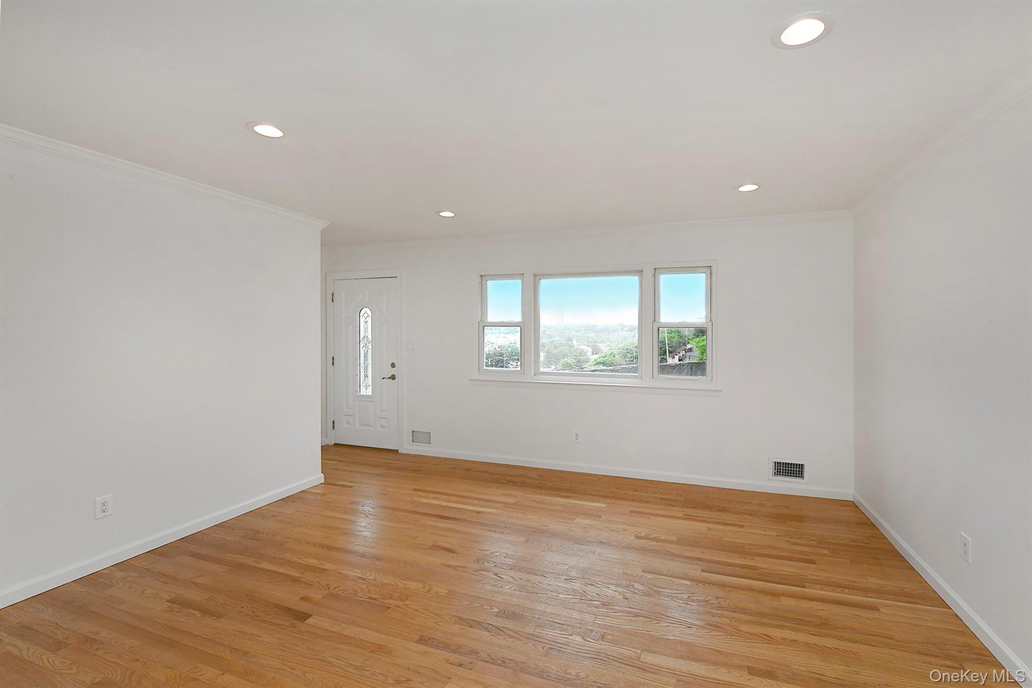 Single Family Ralph Young  Nassau County, NY 11542, MLS-879740-5