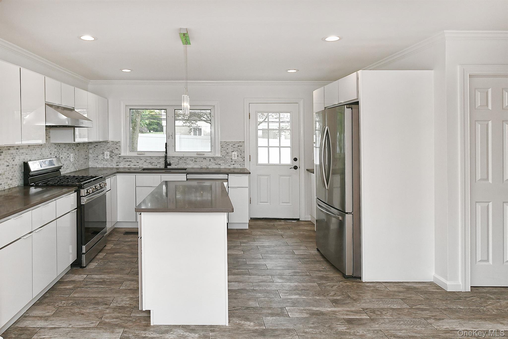 Single Family Ralph Young  Nassau County, NY 11542, MLS-879740-8