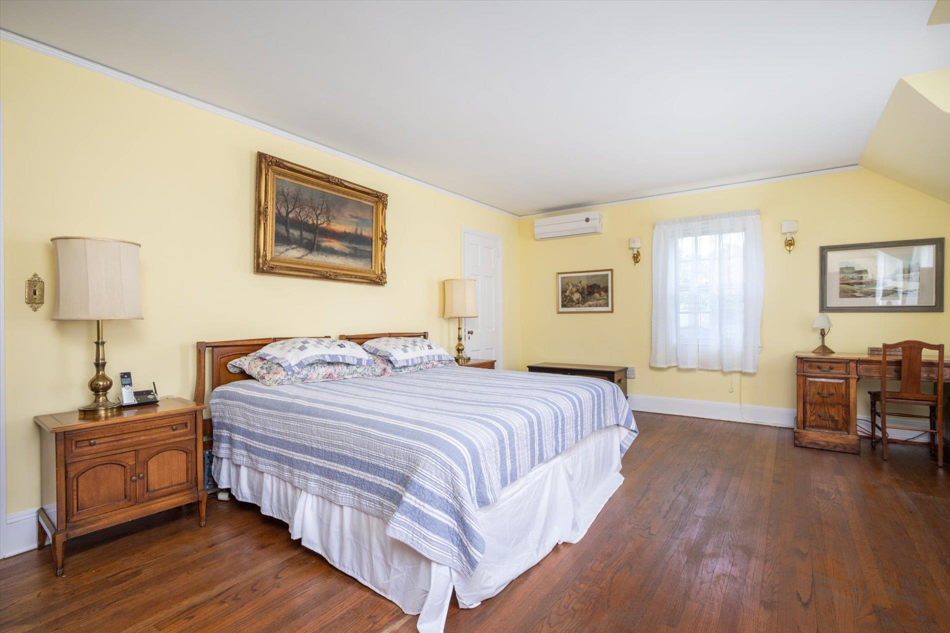 Single Family Mason  Nassau County, NY 11030, MLS-879742-20