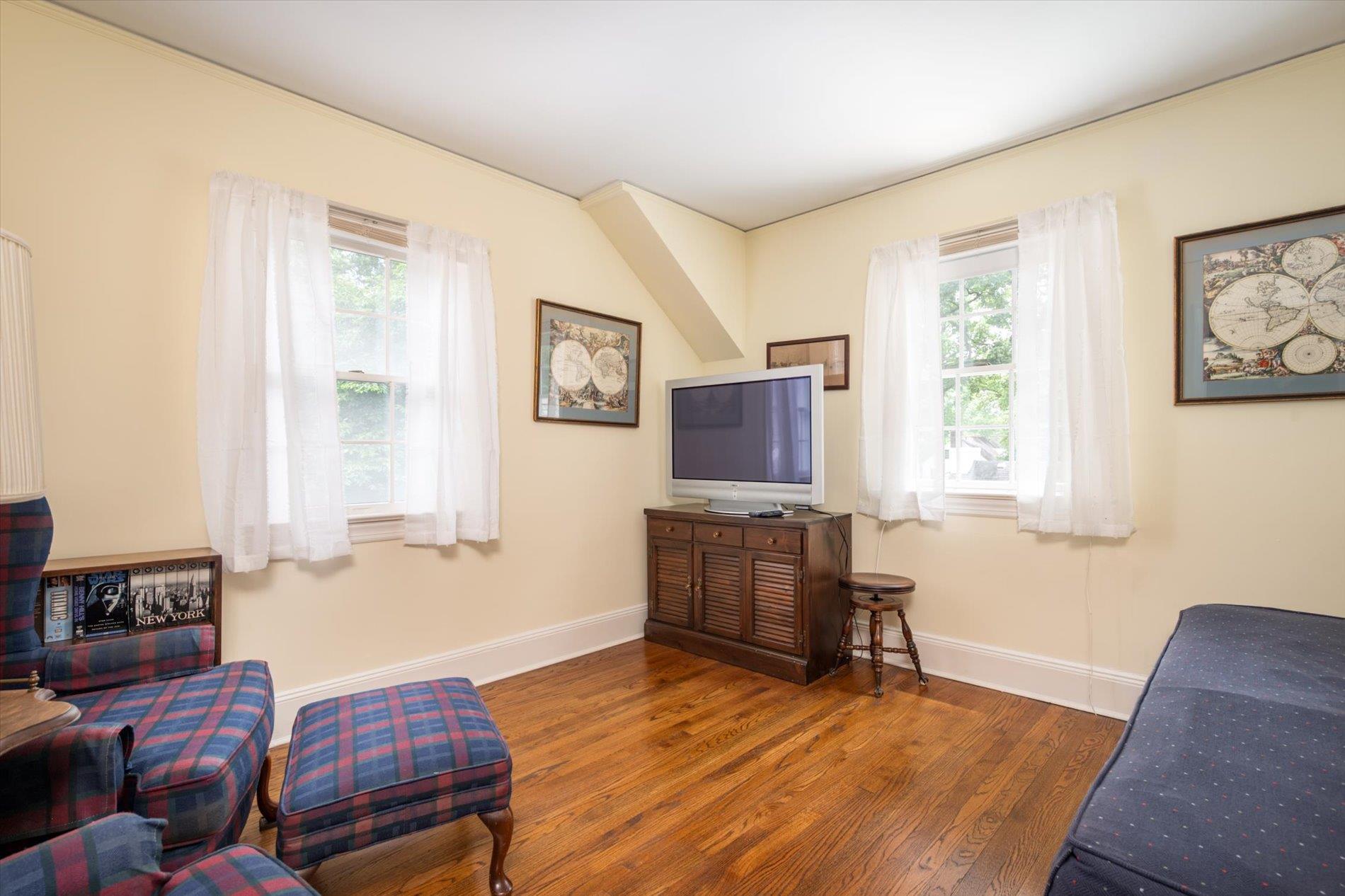 Single Family Mason  Nassau County, NY 11030, MLS-879742-24