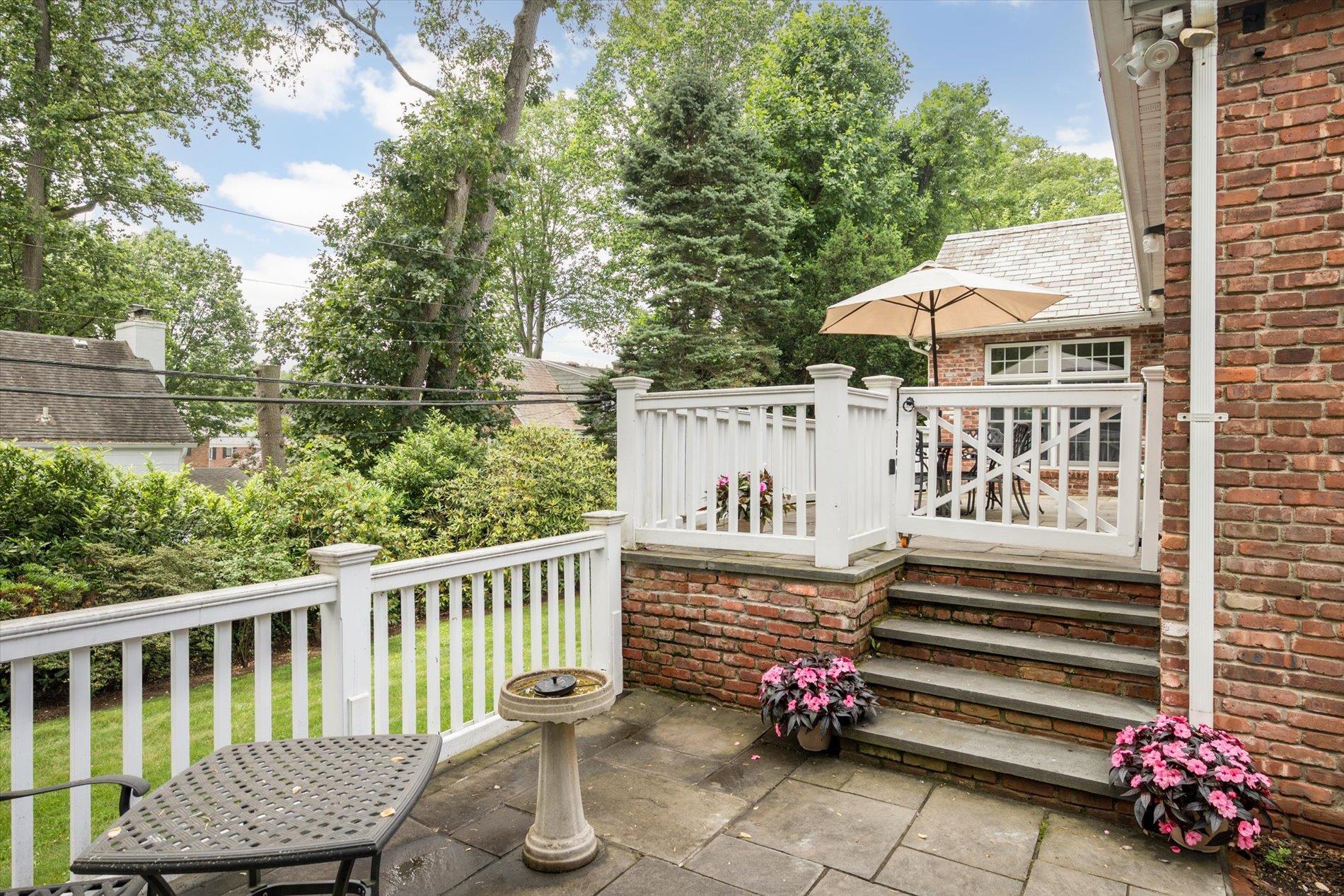 Single Family Mason  Nassau County, NY 11030, MLS-879742-34