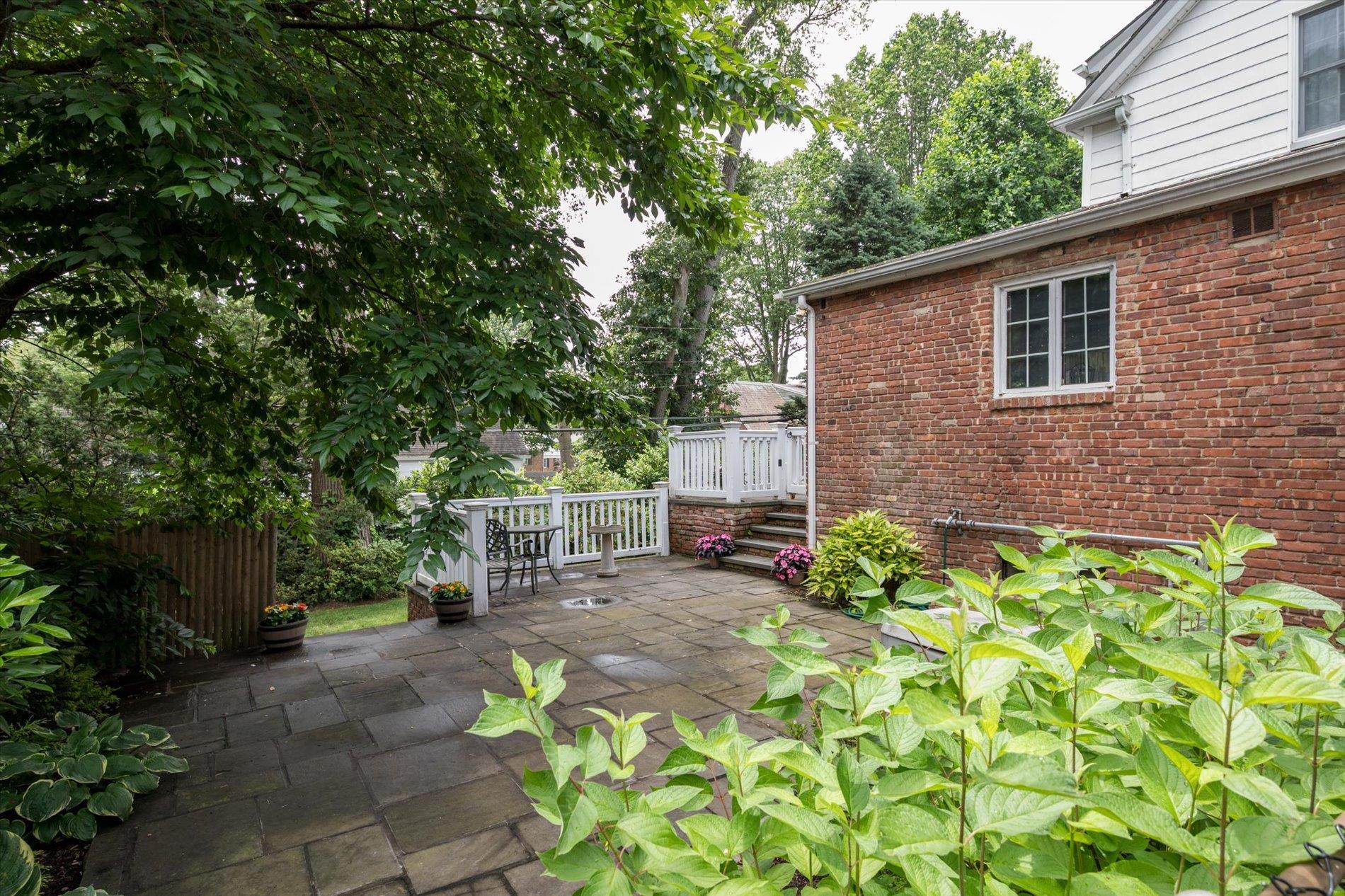 Single Family Mason  Nassau County, NY 11030, MLS-879742-36