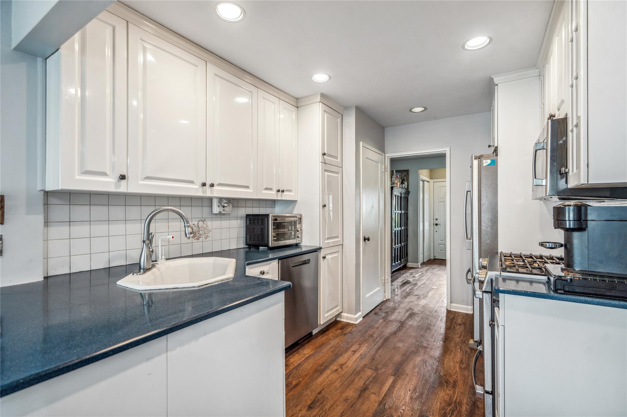 Single Family Circle  Nassau County, NY 11791, MLS-879743-15