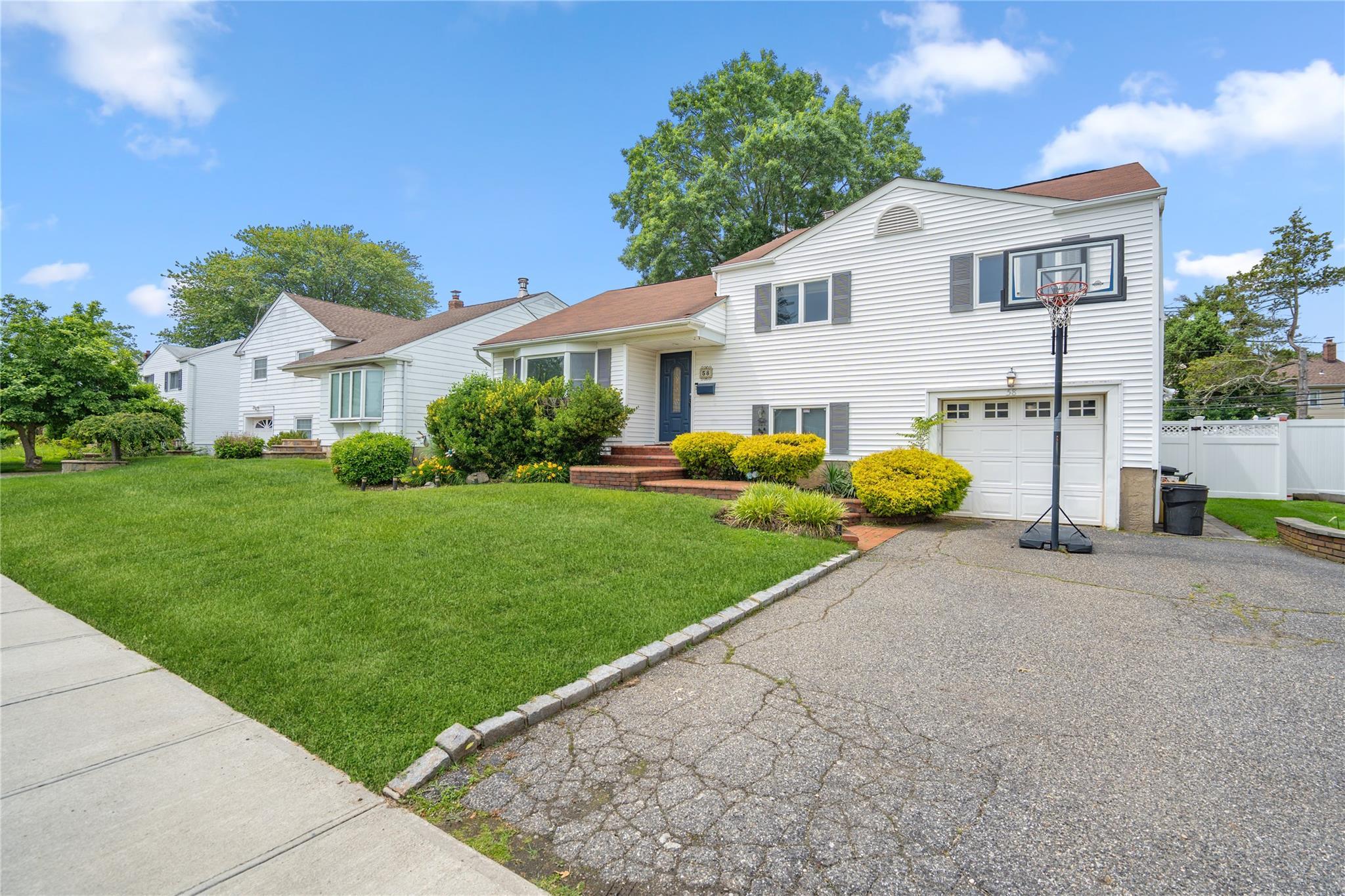 Single Family Circle  Nassau County, NY 11791, MLS-879743-2