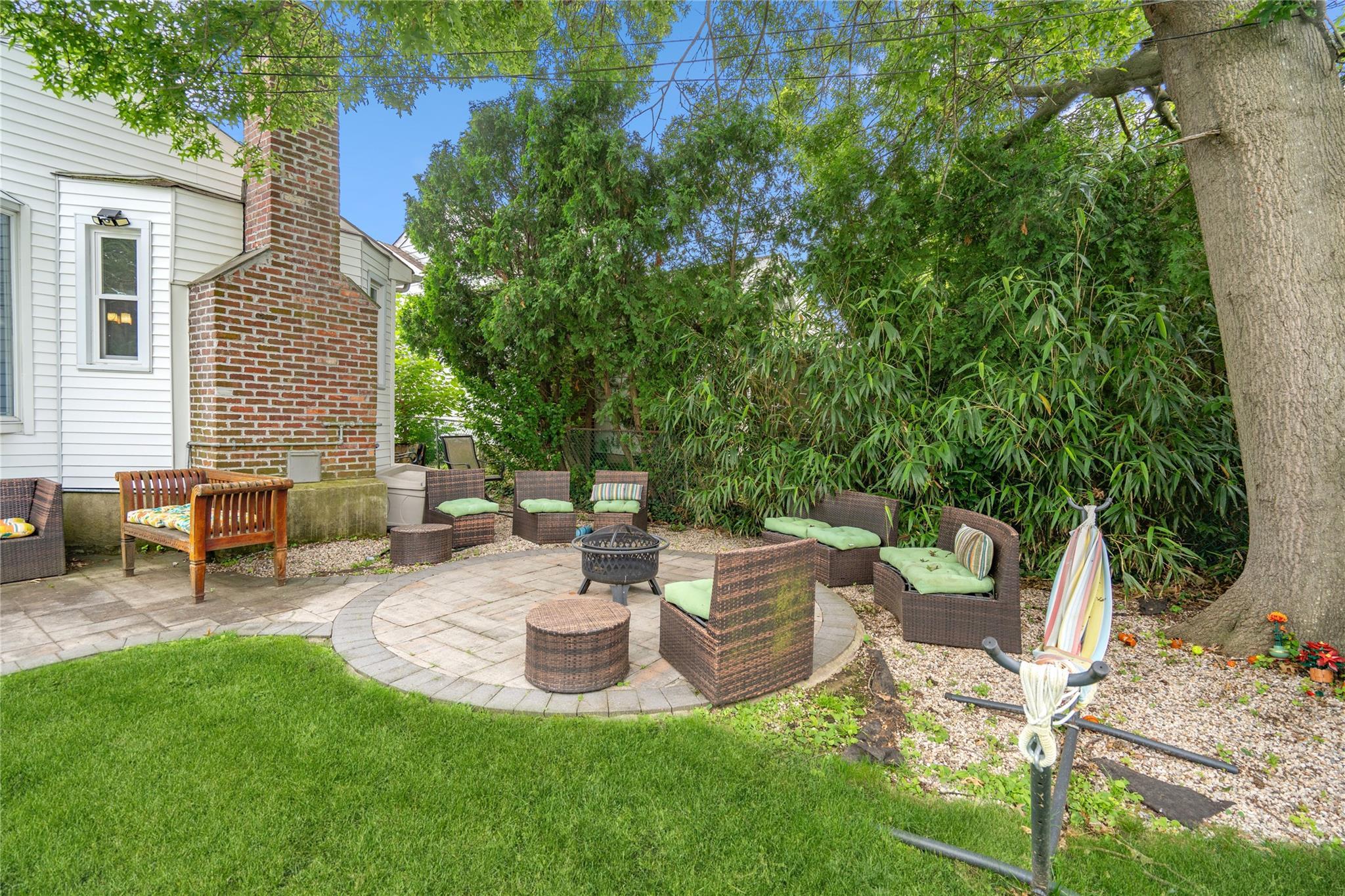 Single Family Circle  Nassau County, NY 11791, MLS-879743-26