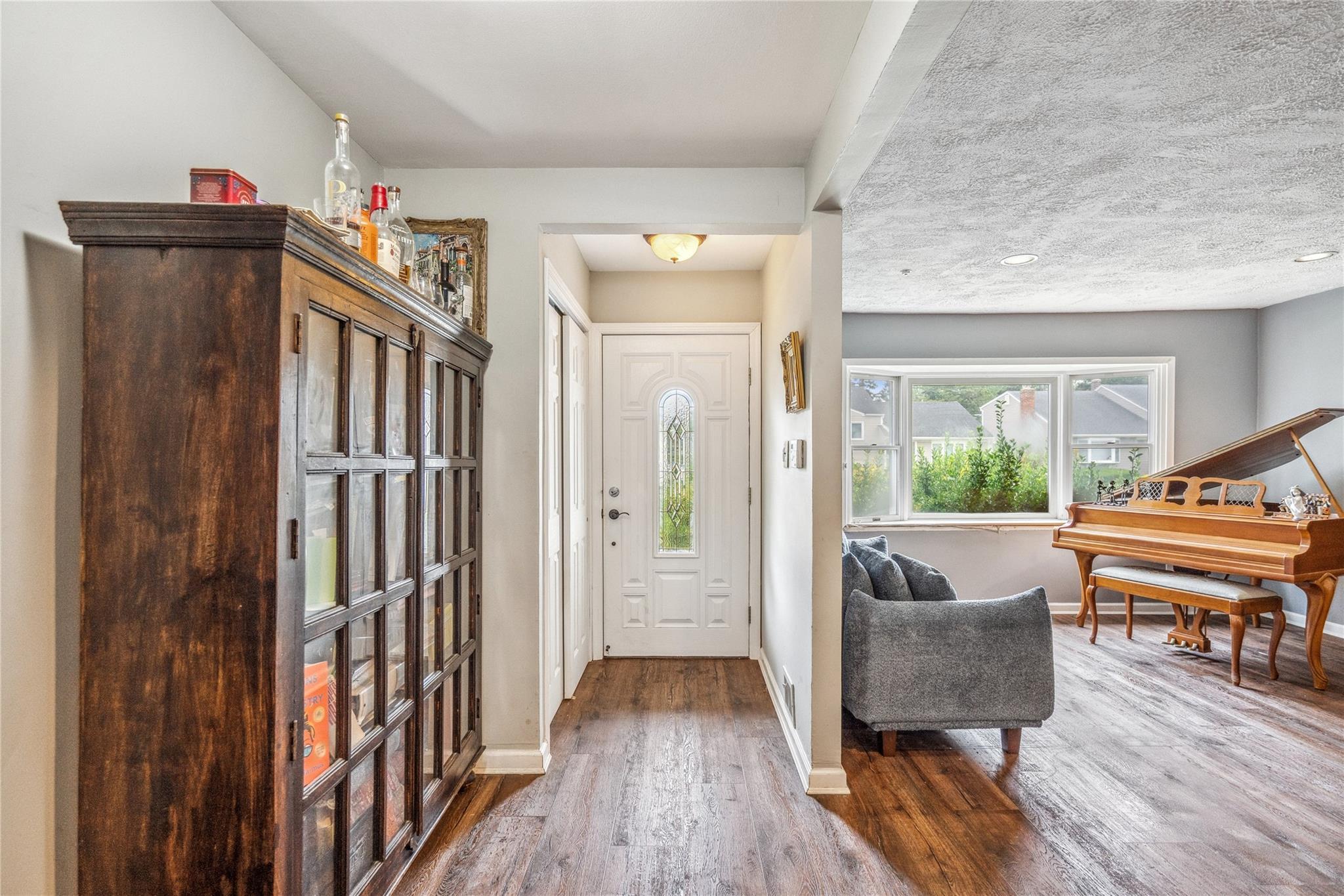 Single Family Circle  Nassau County, NY 11791, MLS-879743-5