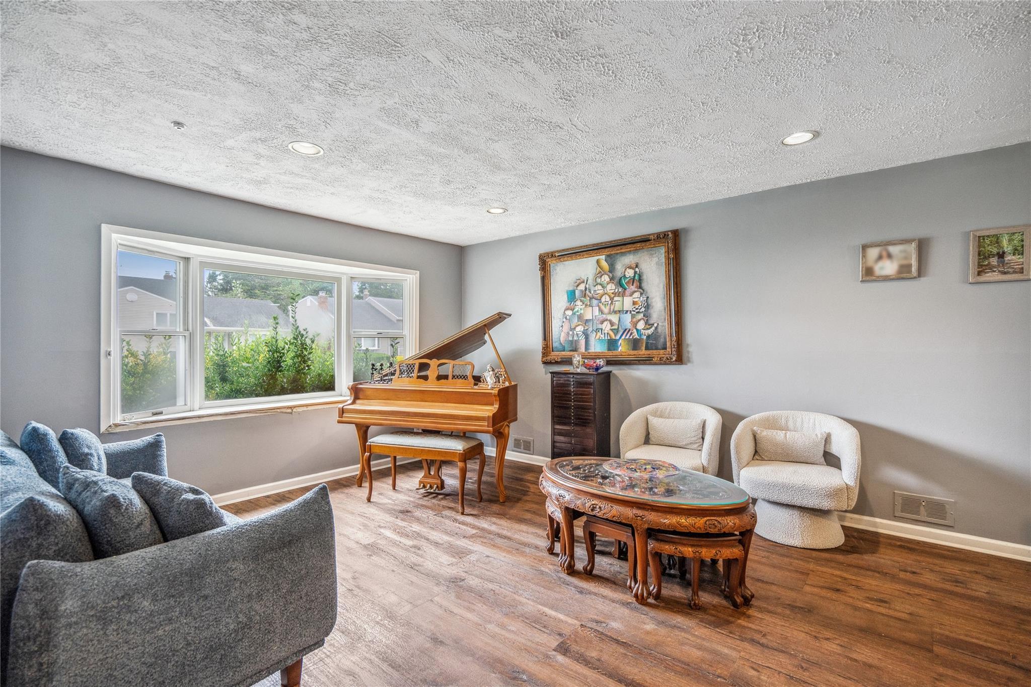 Single Family Circle  Nassau County, NY 11791, MLS-879743-8