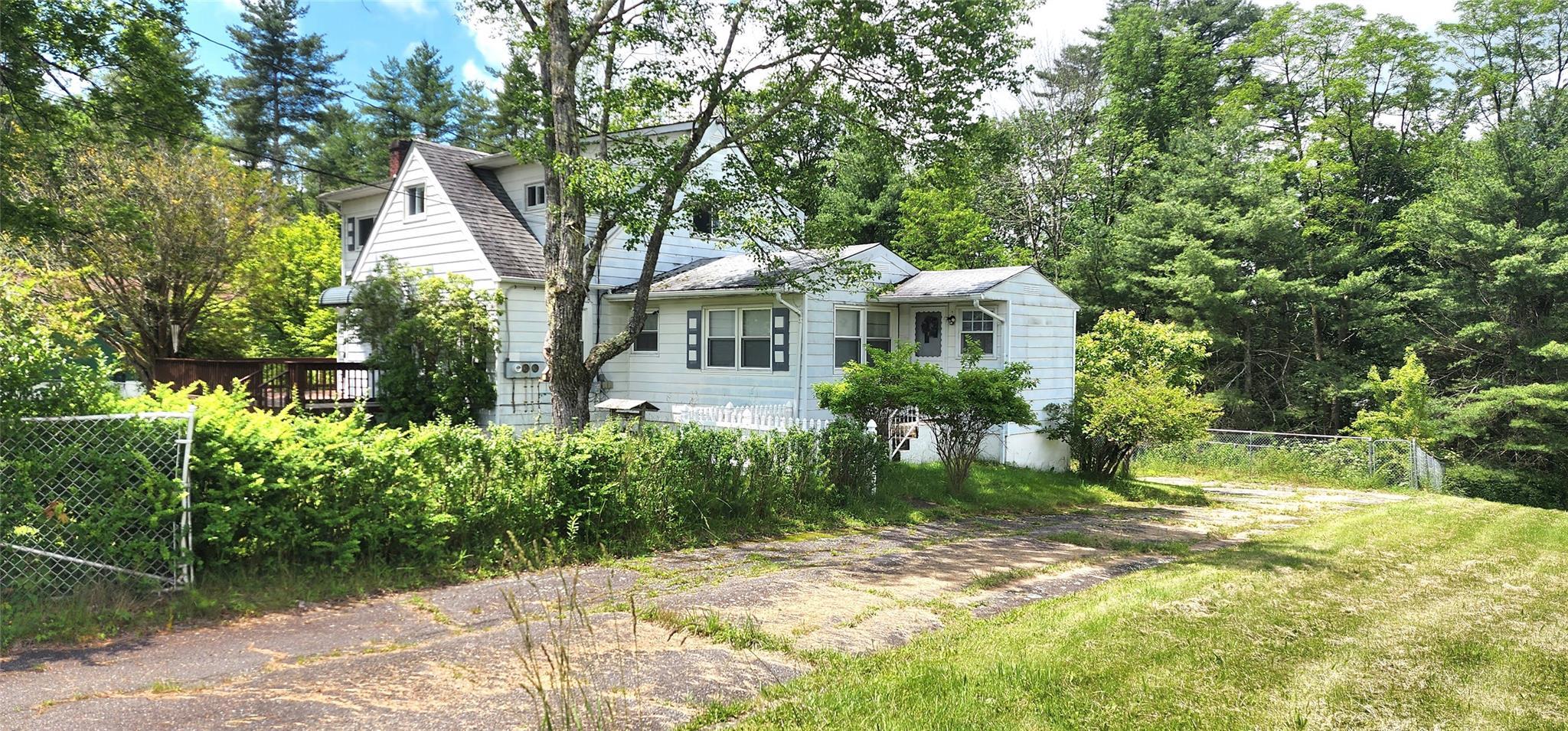 Single Family Sackett Lake  Sullivan County, NY 12701, MLS-879750-3