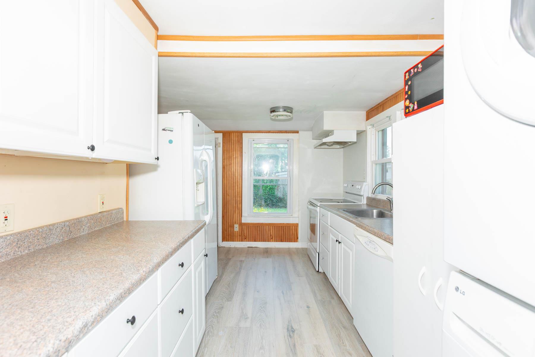 Single Family Grant  Suffolk County, NY 11717, MLS-879759-3