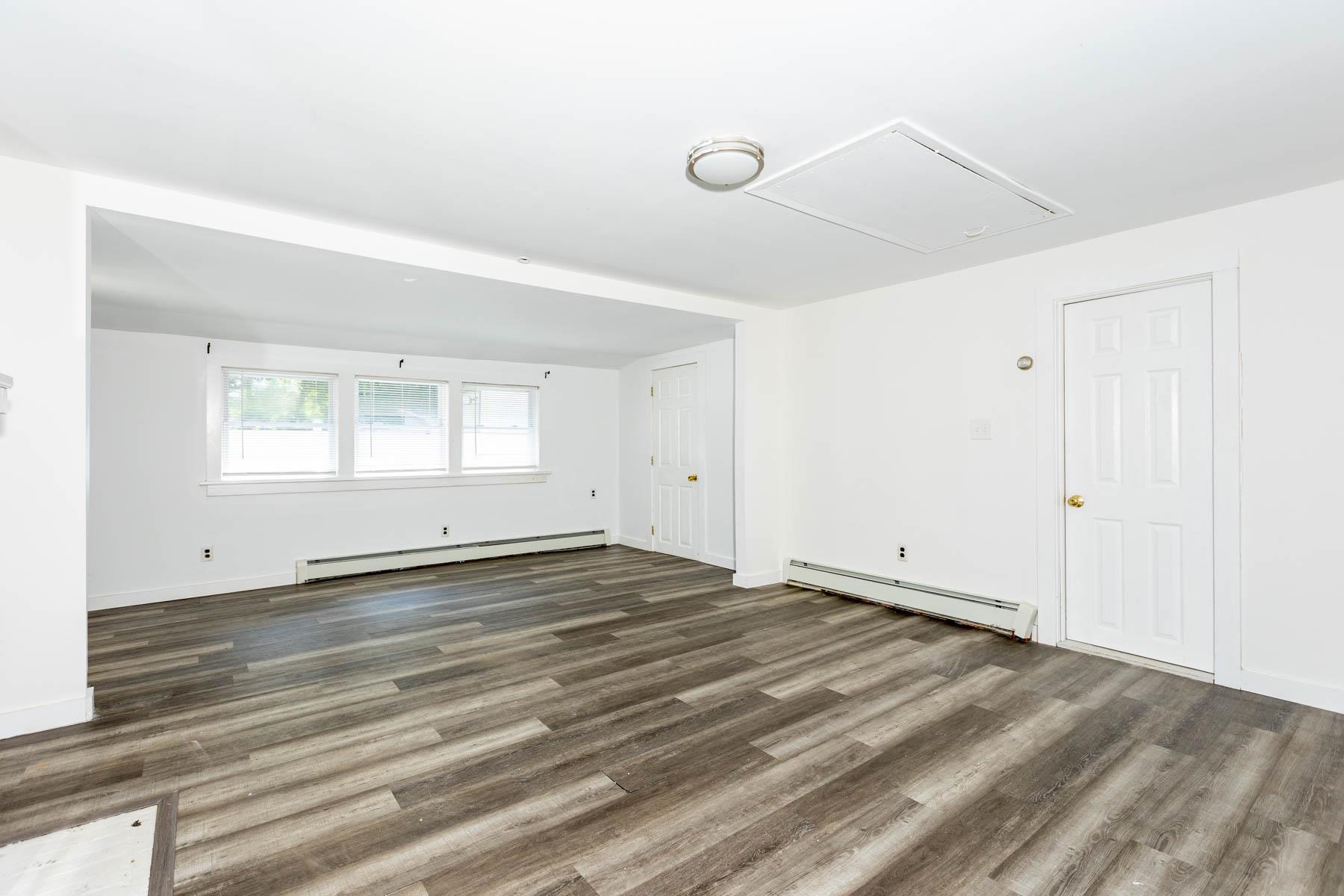 Single Family Grant  Suffolk County, NY 11717, MLS-879759-5