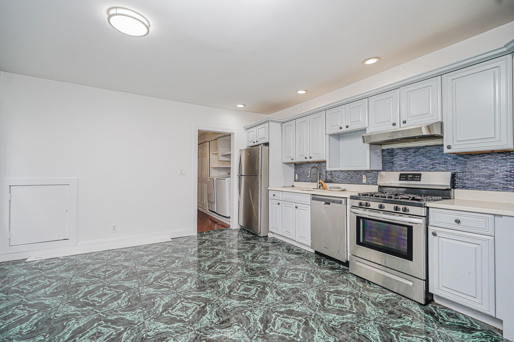 Single Family 39th  Brooklyn, NY 11203, MLS-879767-7