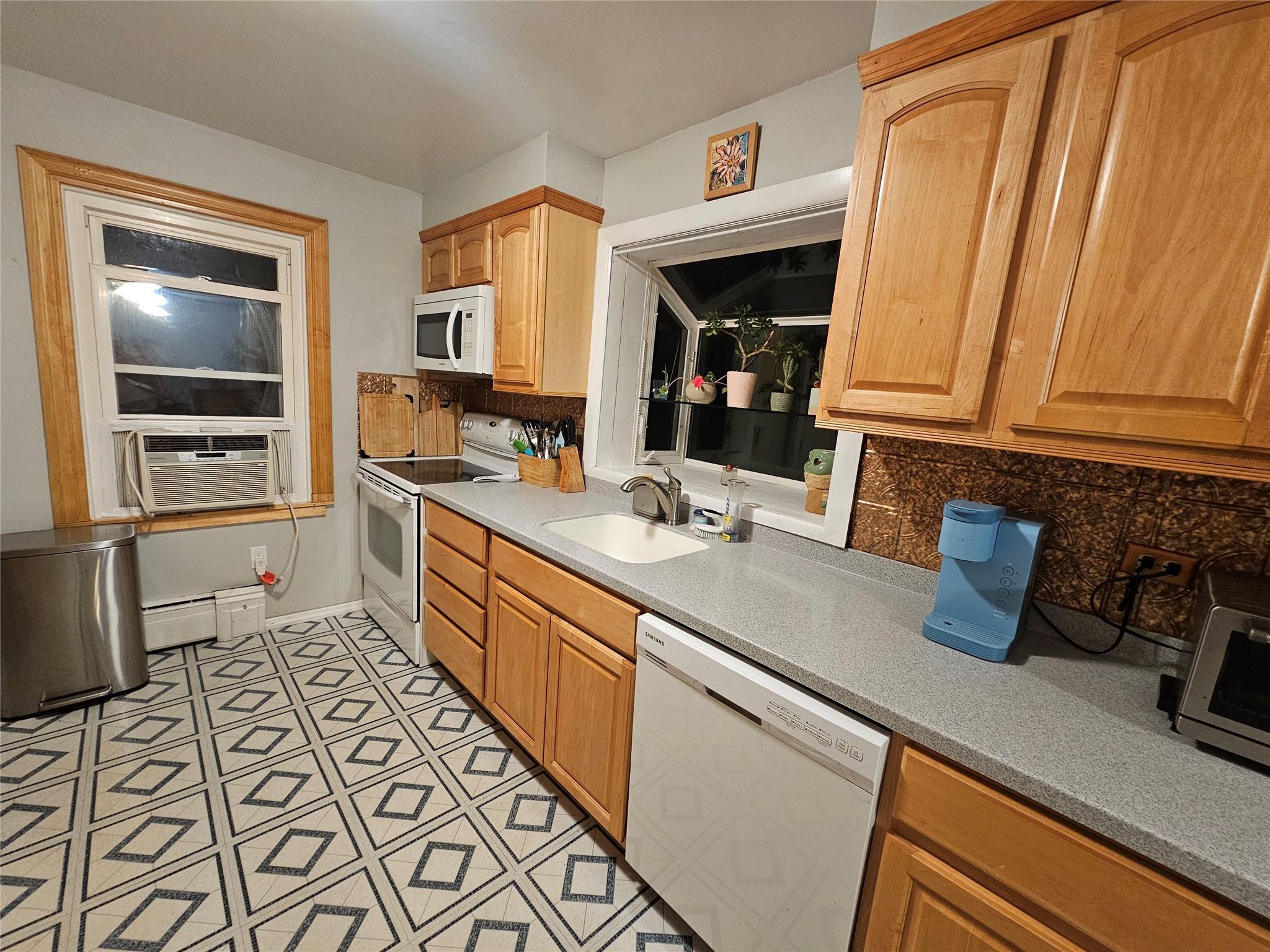 Single Family Round Lake  Orange County, NY 10950, MLS-879786-14