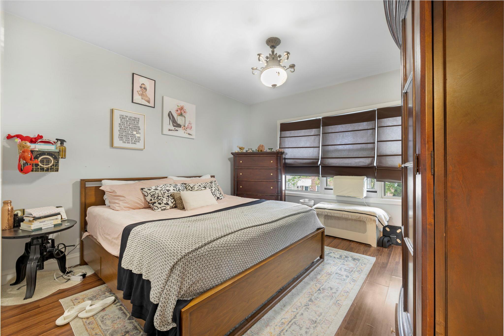 Single Family Coddington  Bronx, NY 10461, MLS-879823-13