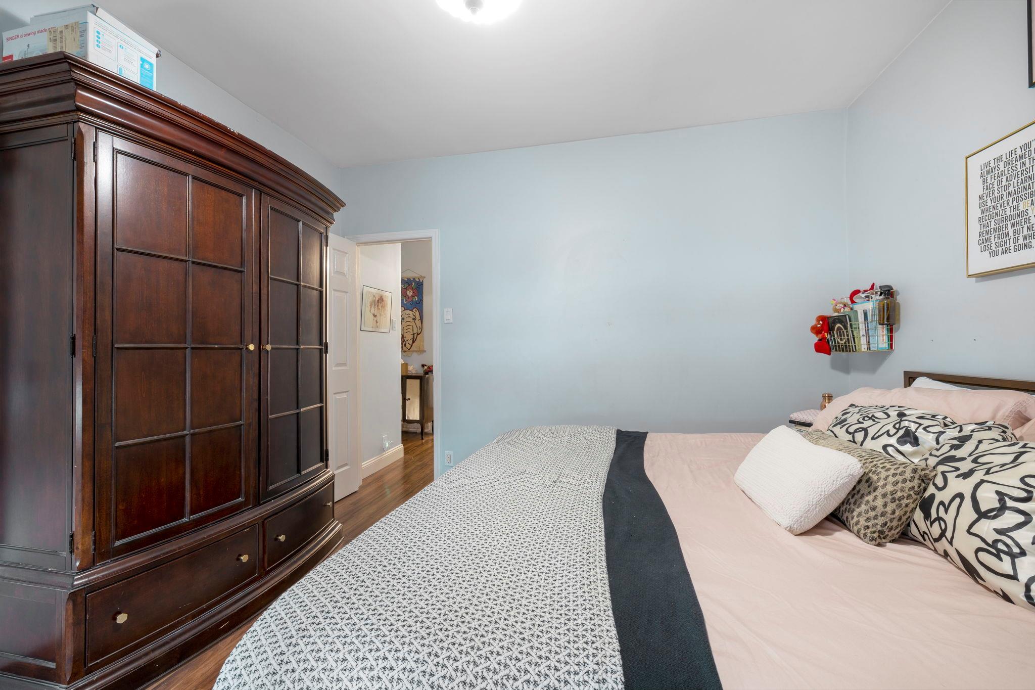 Single Family Coddington  Bronx, NY 10461, MLS-879823-14