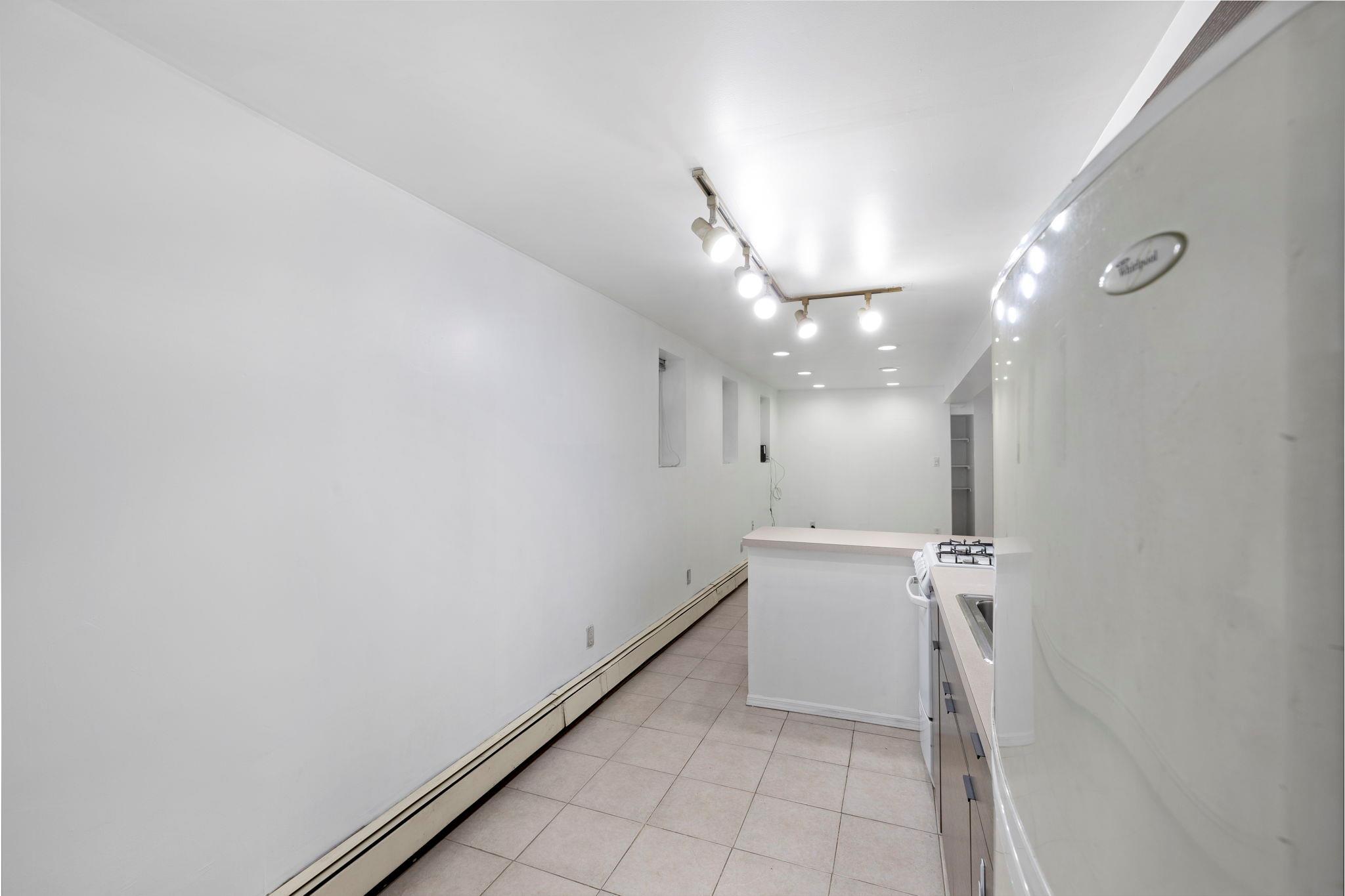 Single Family Coddington  Bronx, NY 10461, MLS-879823-20