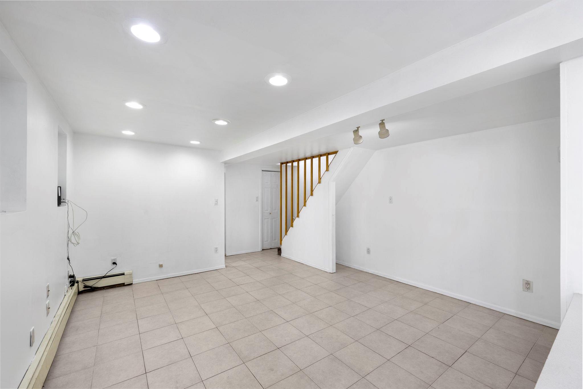 Single Family Coddington  Bronx, NY 10461, MLS-879823-22