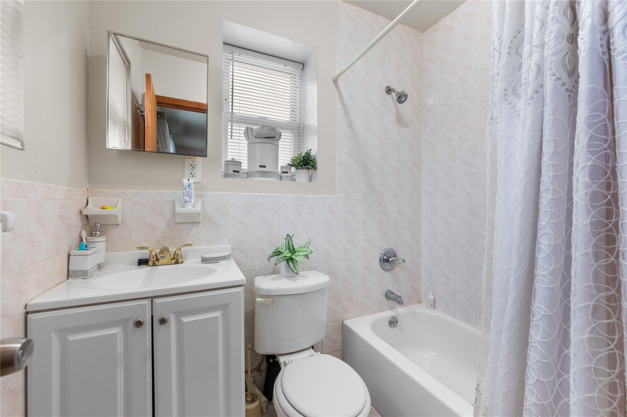Single Family 148th  Queens, NY 11422, MLS-879836-11