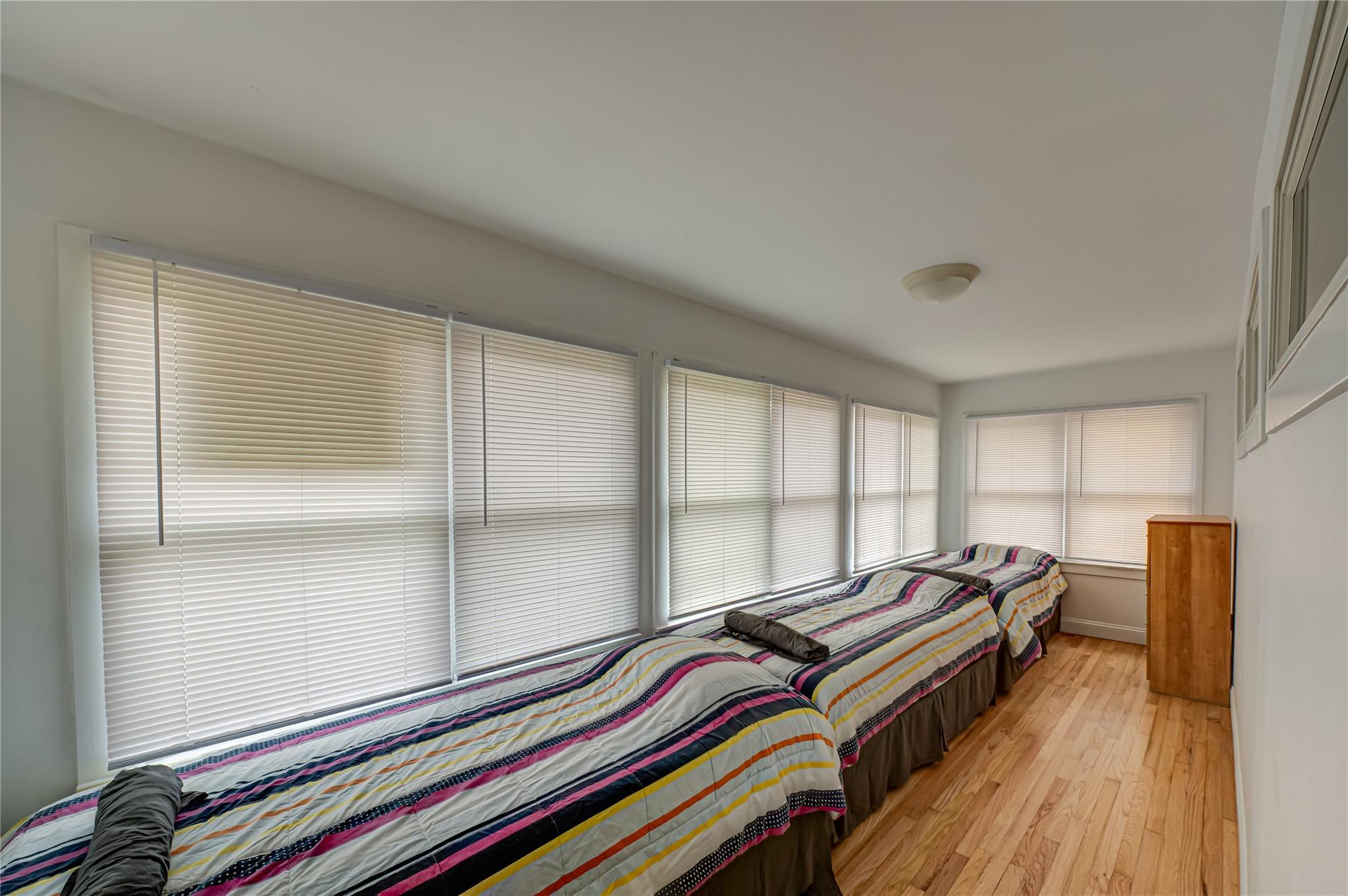 Single Family Oak Suffolk County, NY 11706, MLS-879837-10